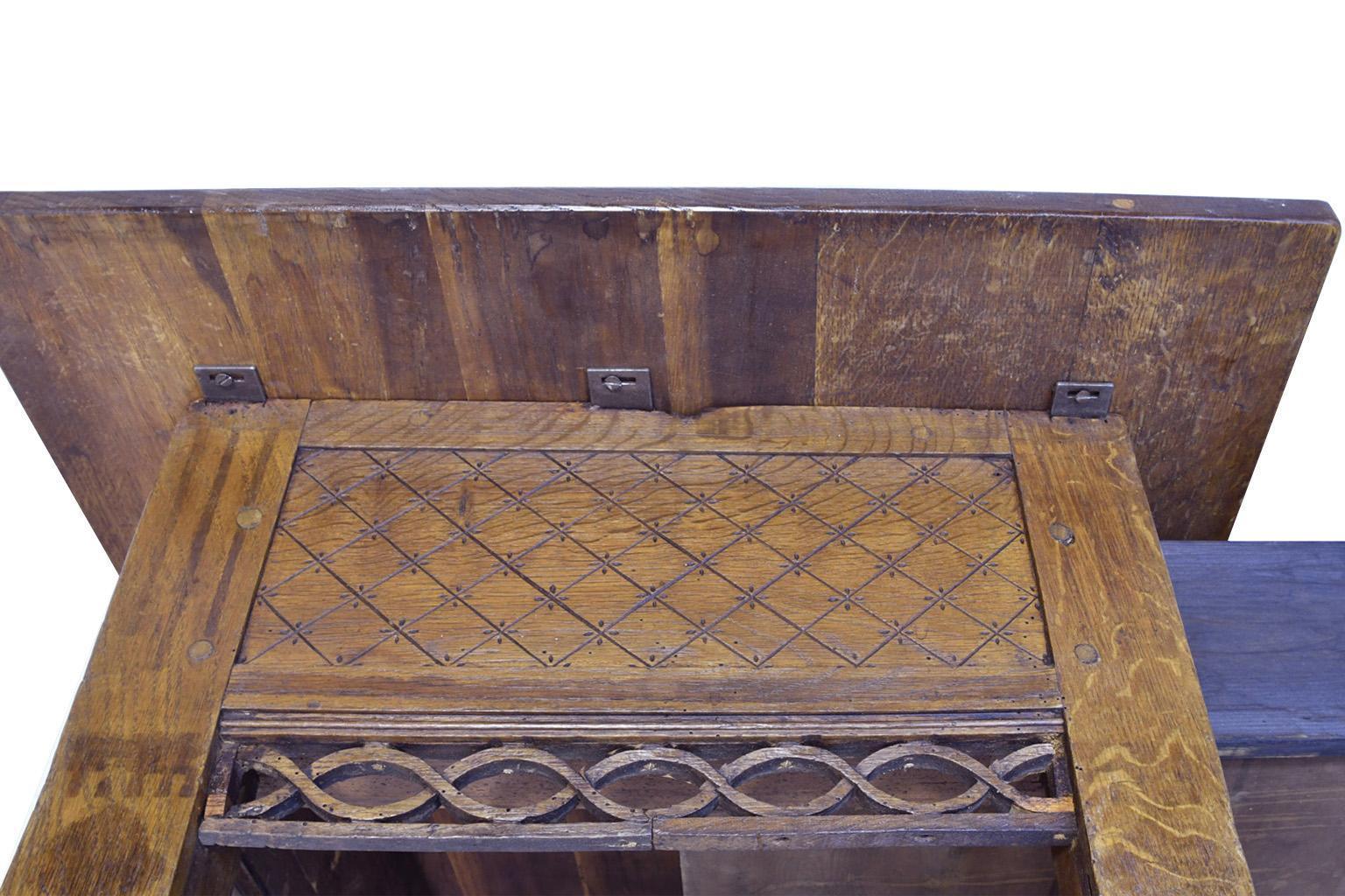 Swedish Gustavian Oak Table with Pierced Fret Work on Apron, circa 1810 5