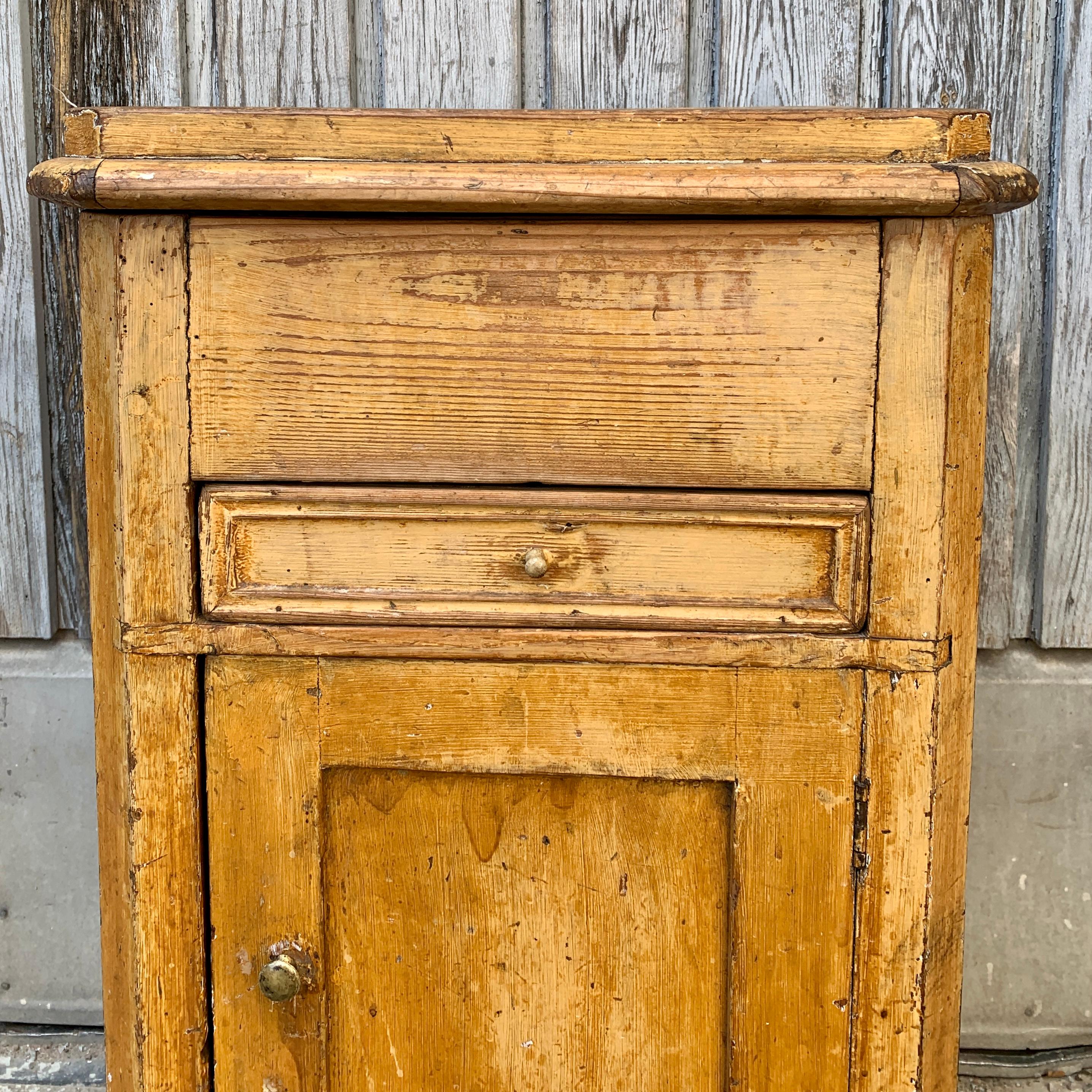 Swedish Gustavian Original Yellow Painted Nightstand or End Table For Sale 2