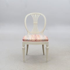 Swedish Gustavian Oval back Dining Chairs White Set of 6 mid C20th