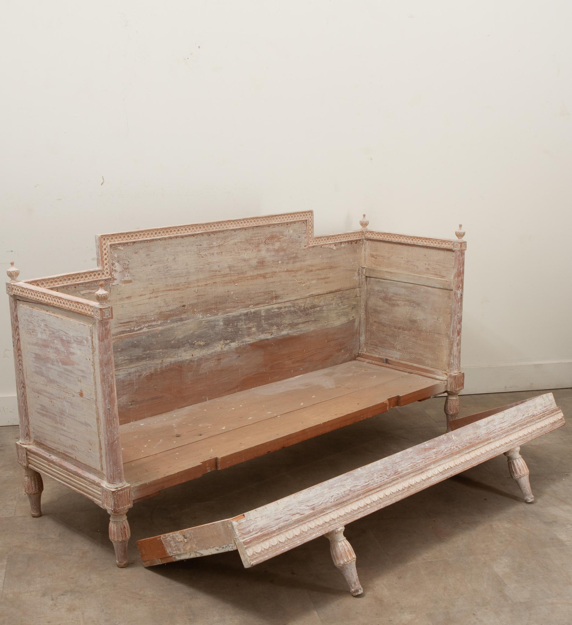 Swedish Gustavian Painted Banquette For Sale 8