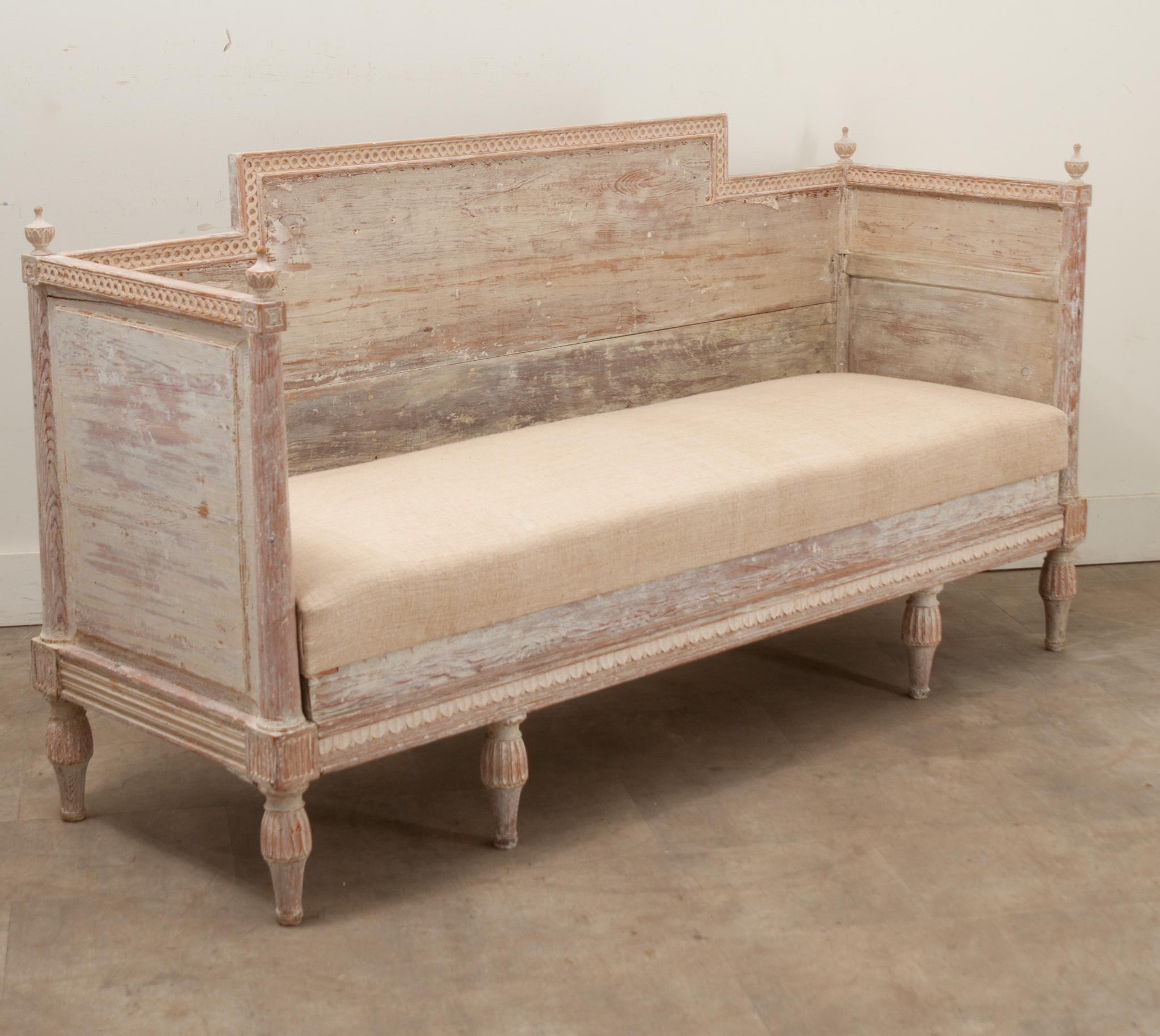 Swedish Gustavian Painted Banquette For Sale 3