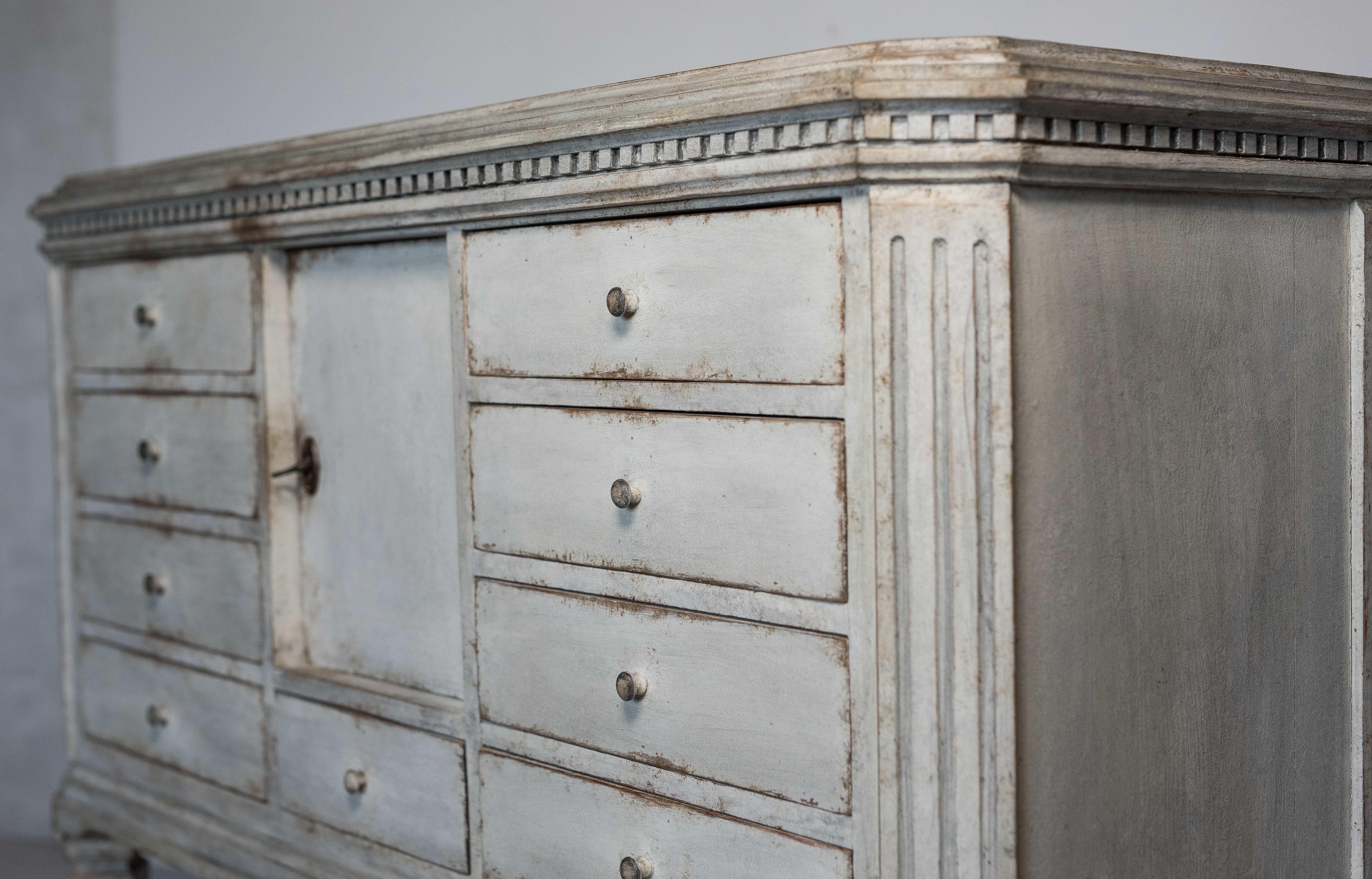 Swedish Gustavian Painted Chest of 9 Drawers Commode Tallboy 1870 Grey White In Good Condition In LONDON, GB