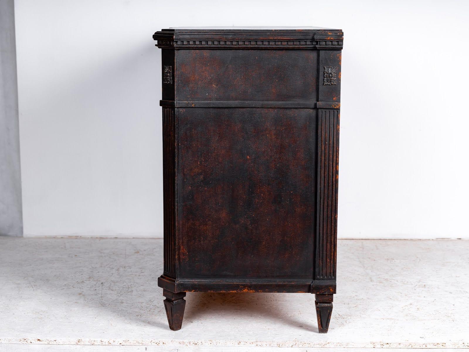 Swedish Gustavian Painted Chest of Drawers Commode Black C.1860 In Good Condition For Sale In Lewes, England