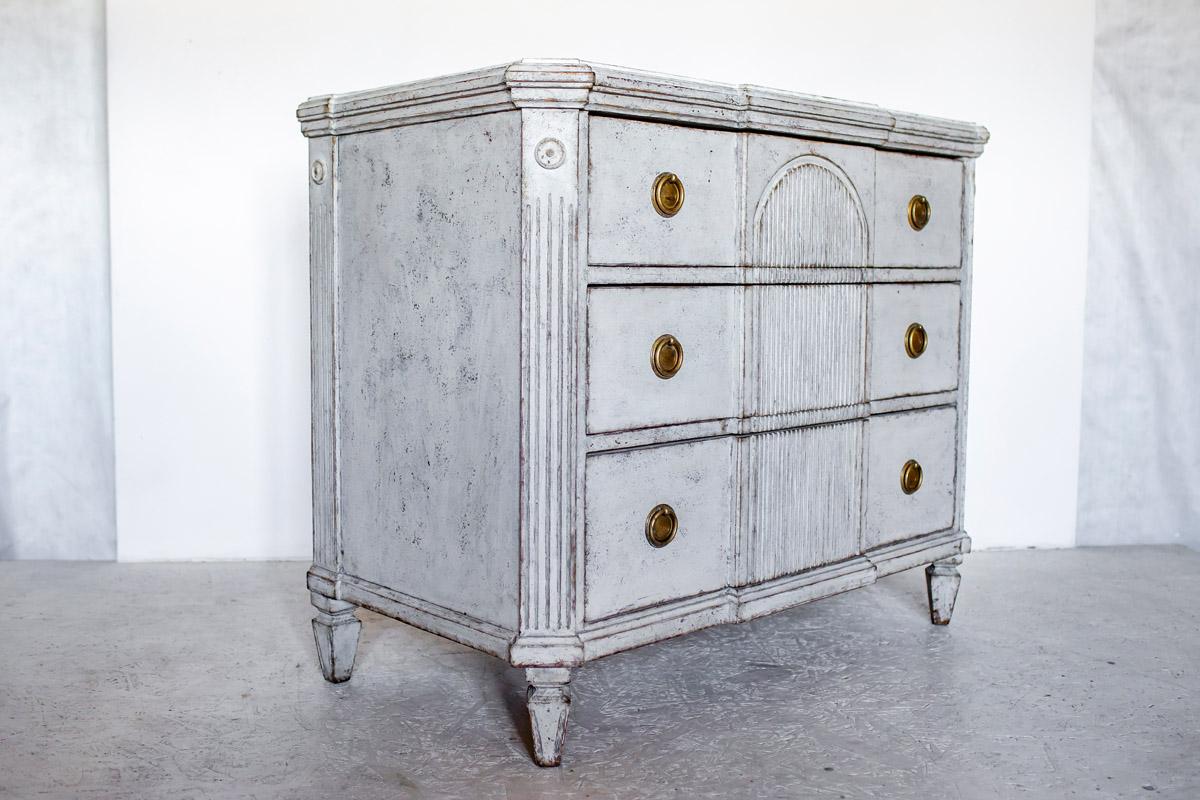 Shipping update - please message us directly with your city and zip/postcode for a delivery cost to your location on this item - please do not request shipping from 1st dibs

Rare highly decorative Circa 1850/1860 antique Swedish Gustavian Grey