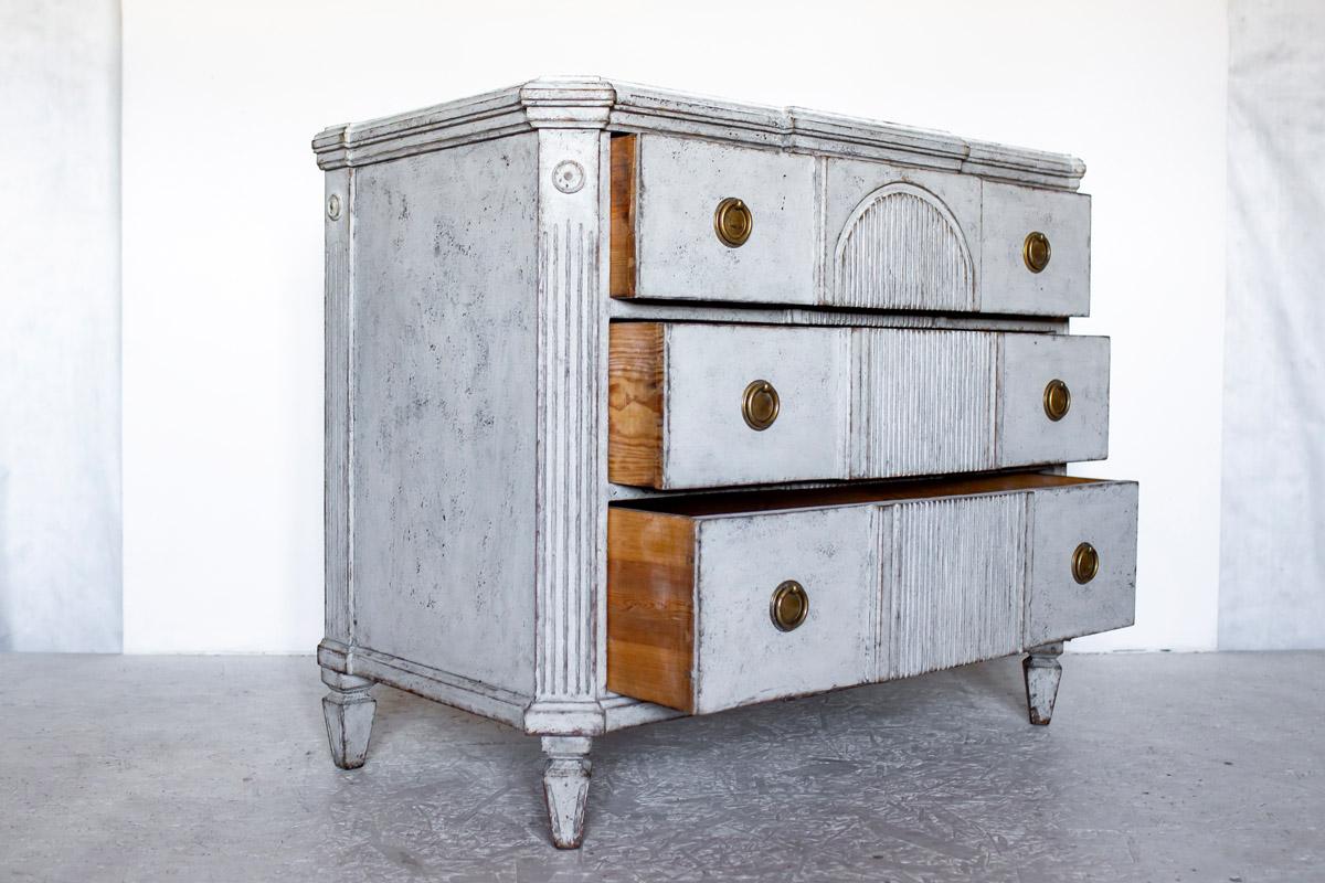 Hand-Painted Swedish Gustavian Painted Chest of Drawers Commode Grey White C.1850  For Sale