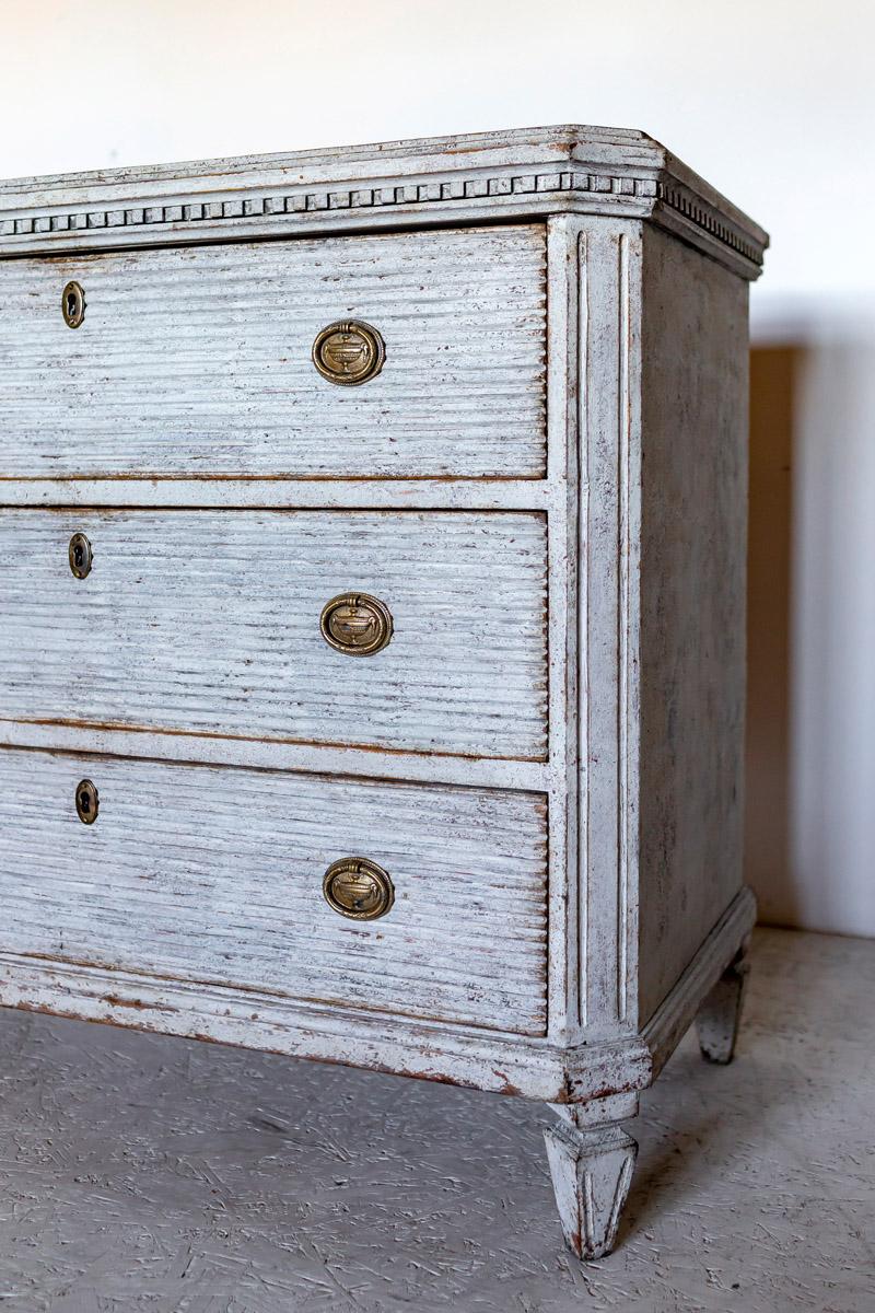 Hand-Painted Swedish Gustavian Painted Chest of Drawers Commode Grey White C.1860  For Sale