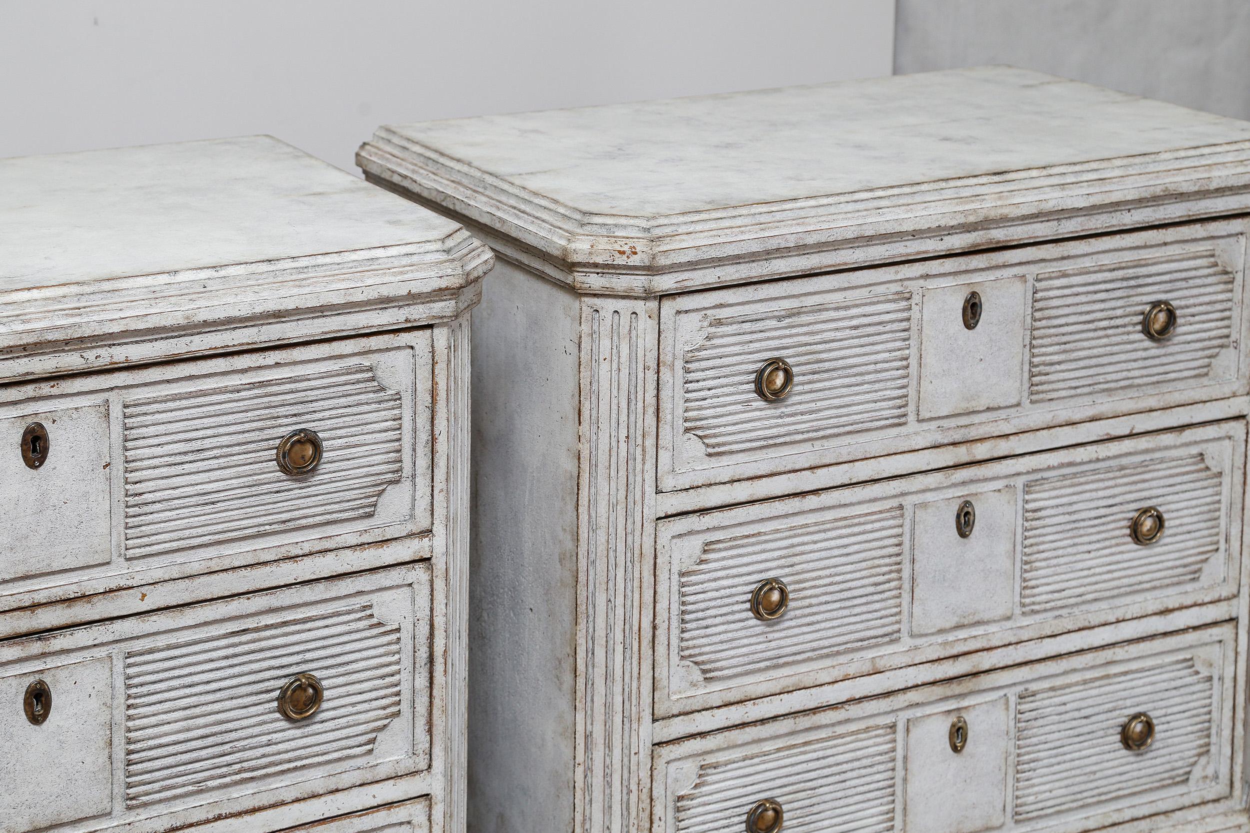 Hand-Painted Swedish Gustavian Painted Chest of Drawers Commode Grey White C.1860 