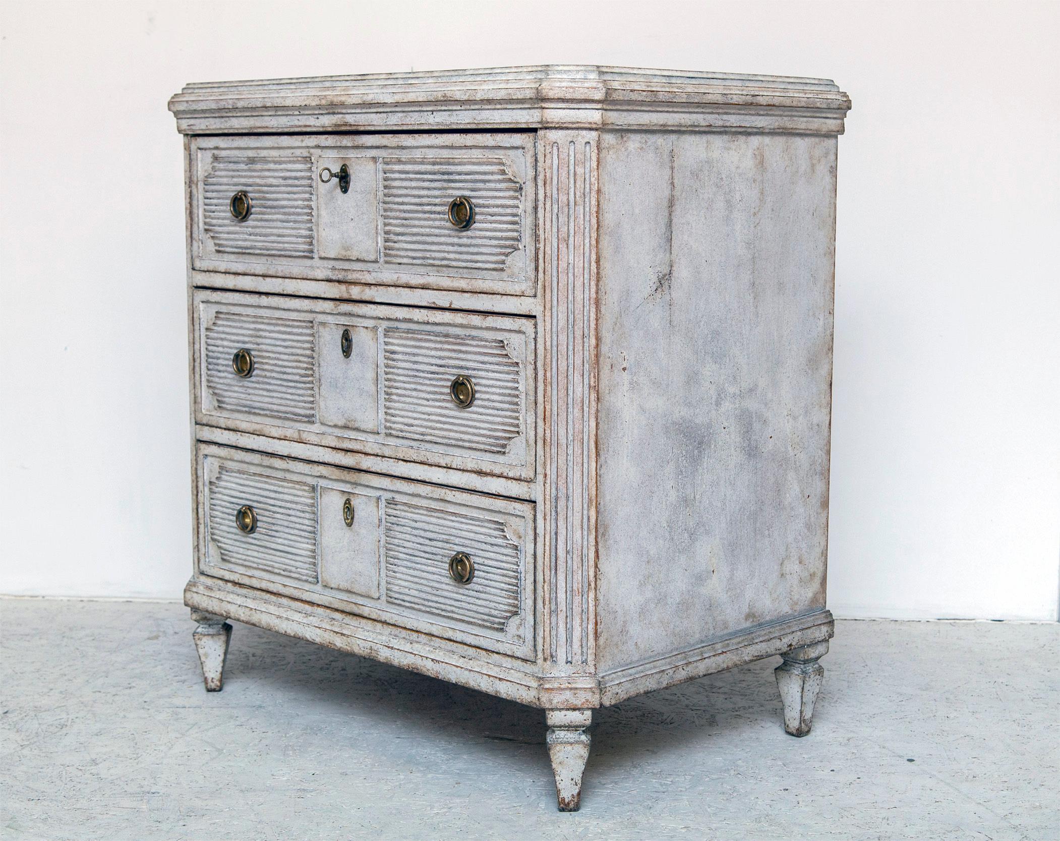 Swedish Gustavian Painted Chest of Drawers Commode Grey White C.1860  In Good Condition In LONDON, GB