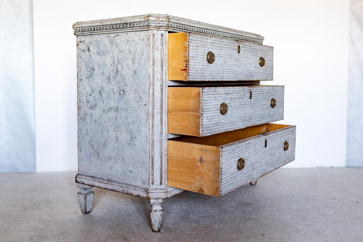 Pine Swedish Gustavian Painted Chest of Drawers Commode Grey White C.1860  For Sale