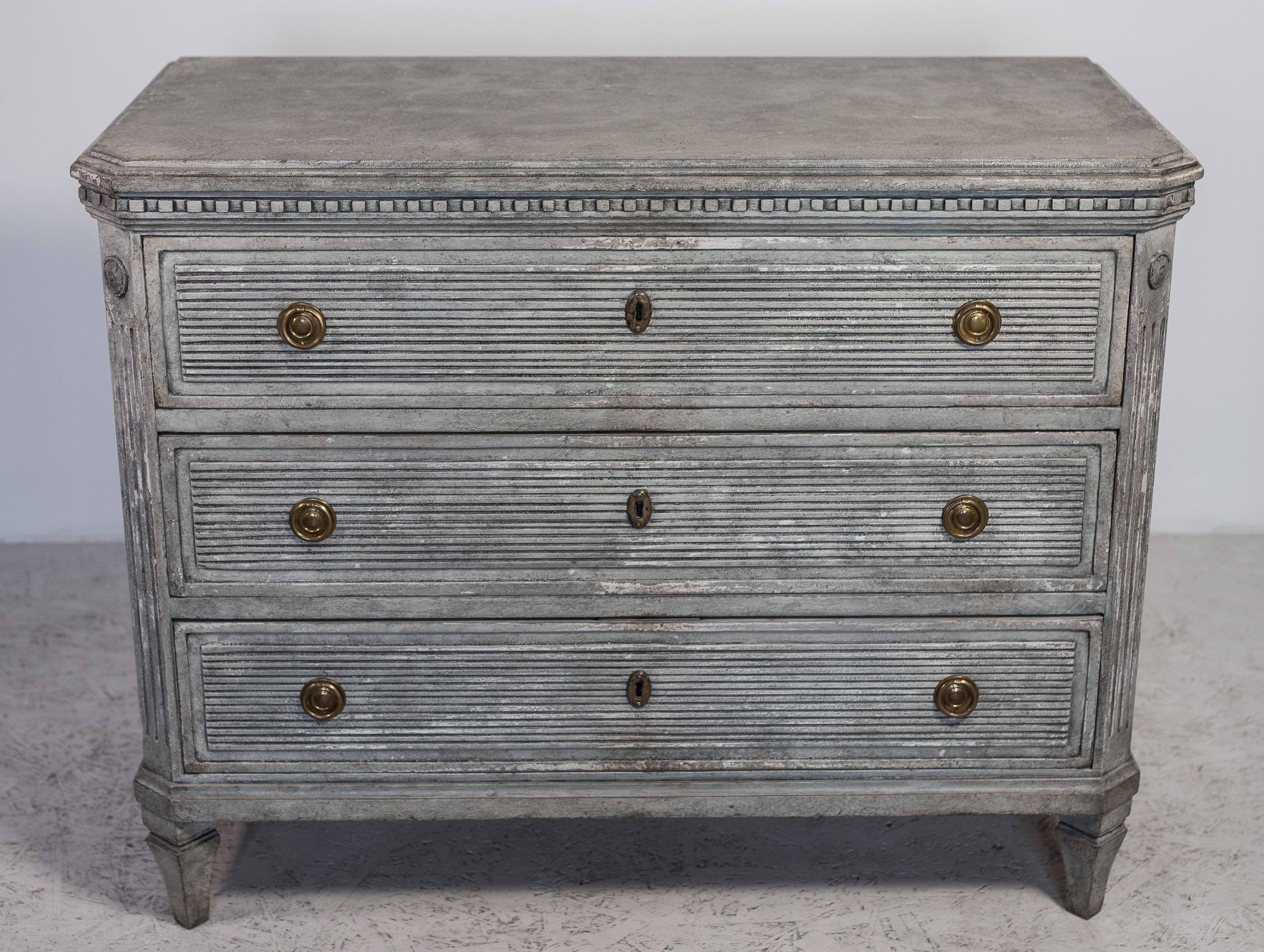 Hand-Painted Swedish Gustavian Painted Chest of Drawers Commode Tallboy 1850 Grey White