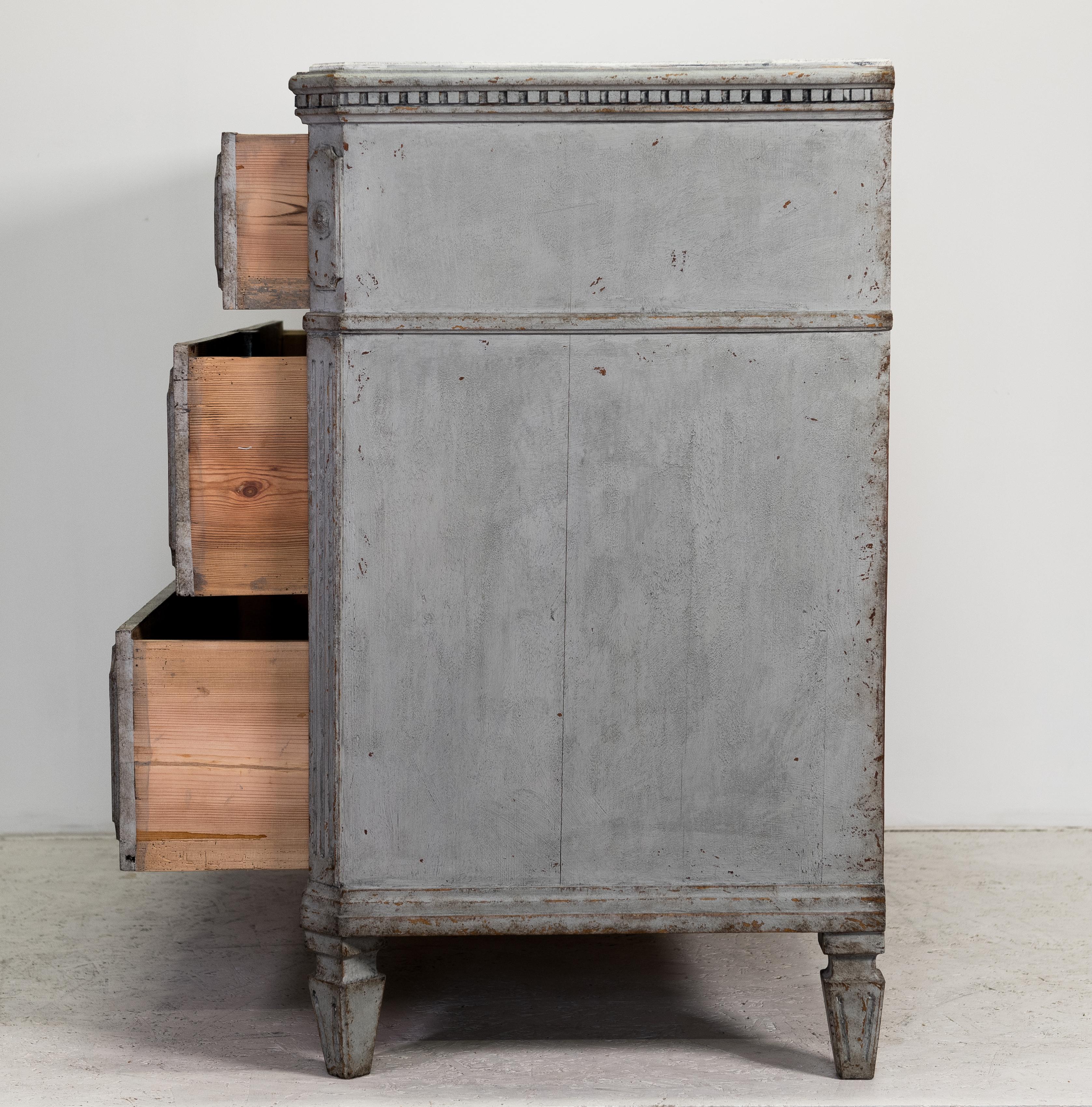 Hand-Painted Swedish Gustavian Painted Chest of Drawers Commode Tallboy 1850 Grey White 