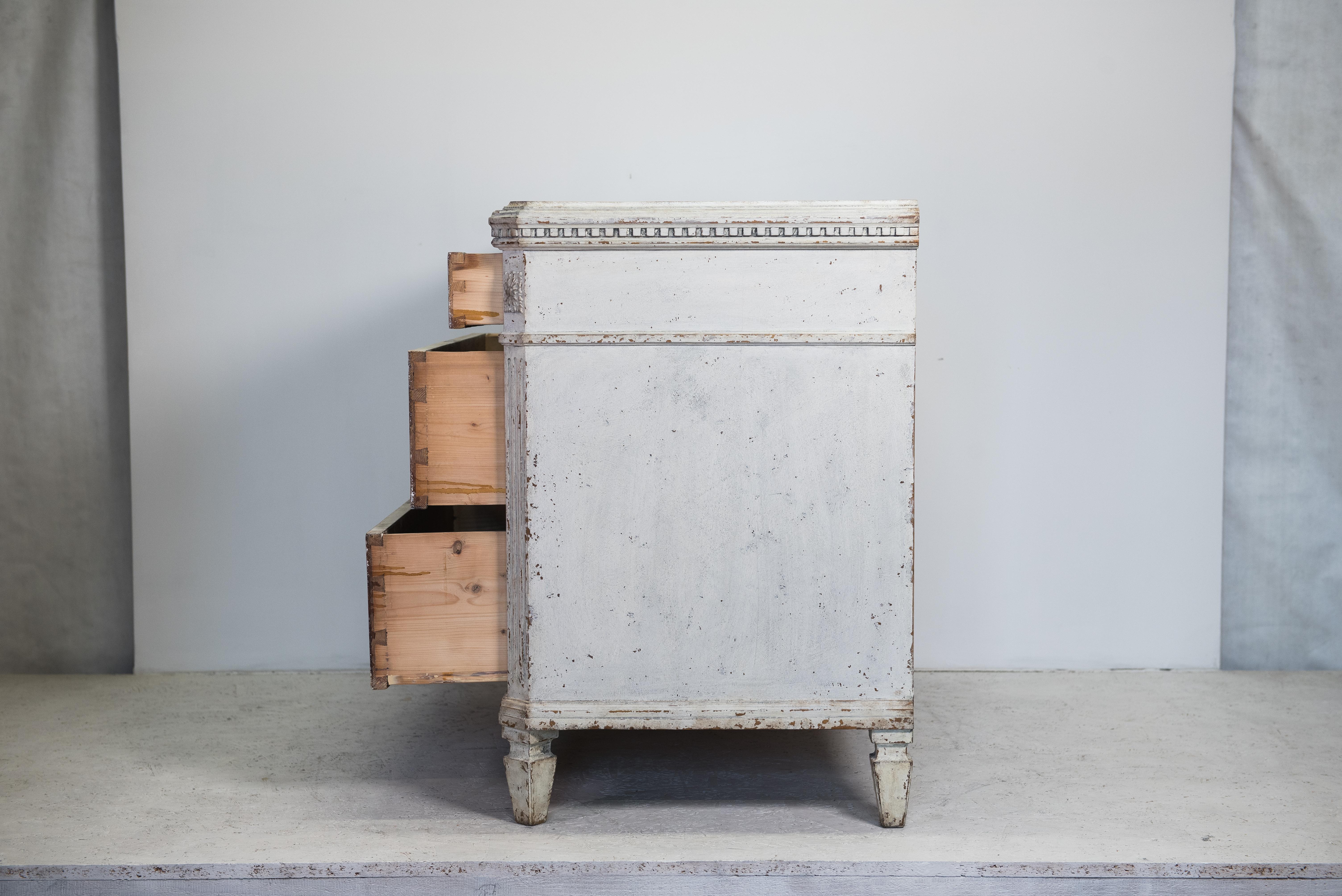 Hand-Painted Swedish Gustavian Painted Chest of Drawers Commode Tallboy 1850 Grey White
