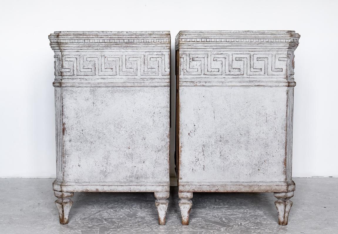 Hand-Painted Swedish Gustavian Painted Chest of Drawers Pair Commode Grey White C.1860 Carved For Sale