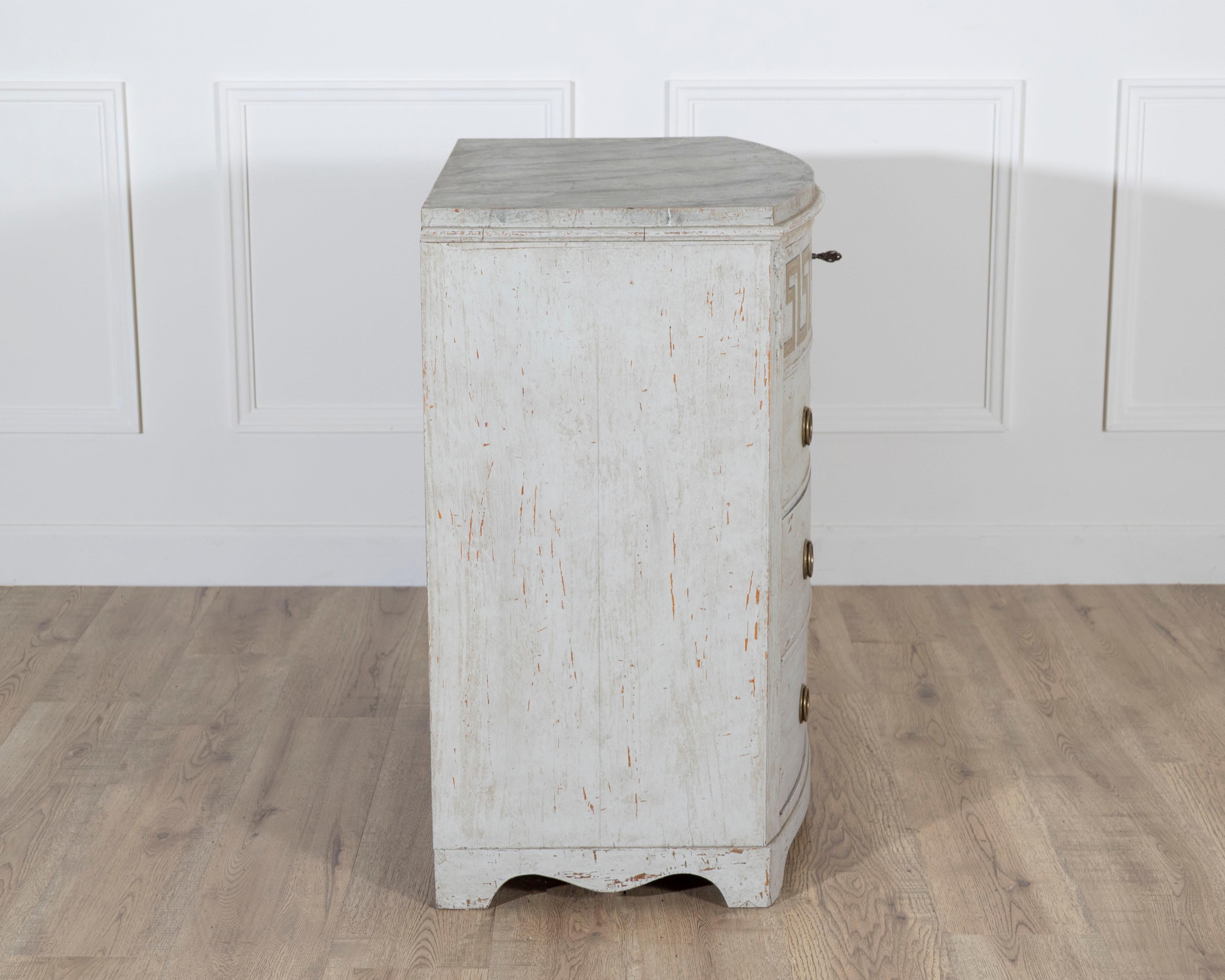 Commode suédoise peinte de style gustavien avec livrée décorative, vers 1840 en vente 1