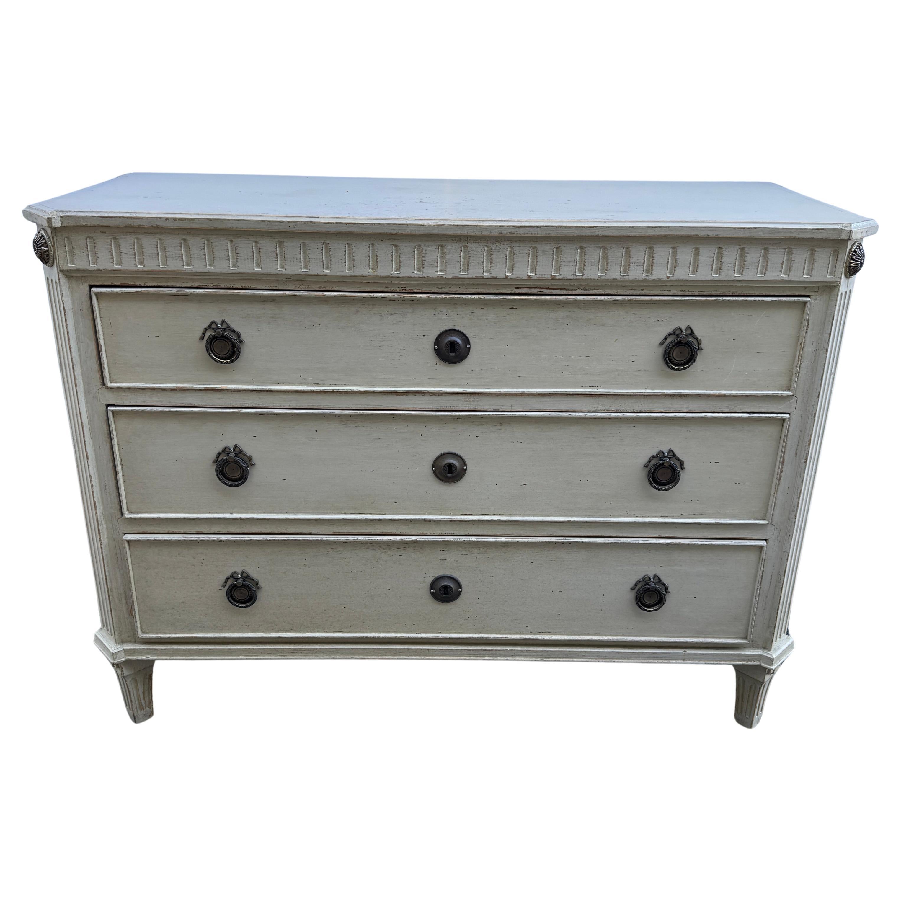 Swedish Gustavian Painted Commode with Fluted Carvings 