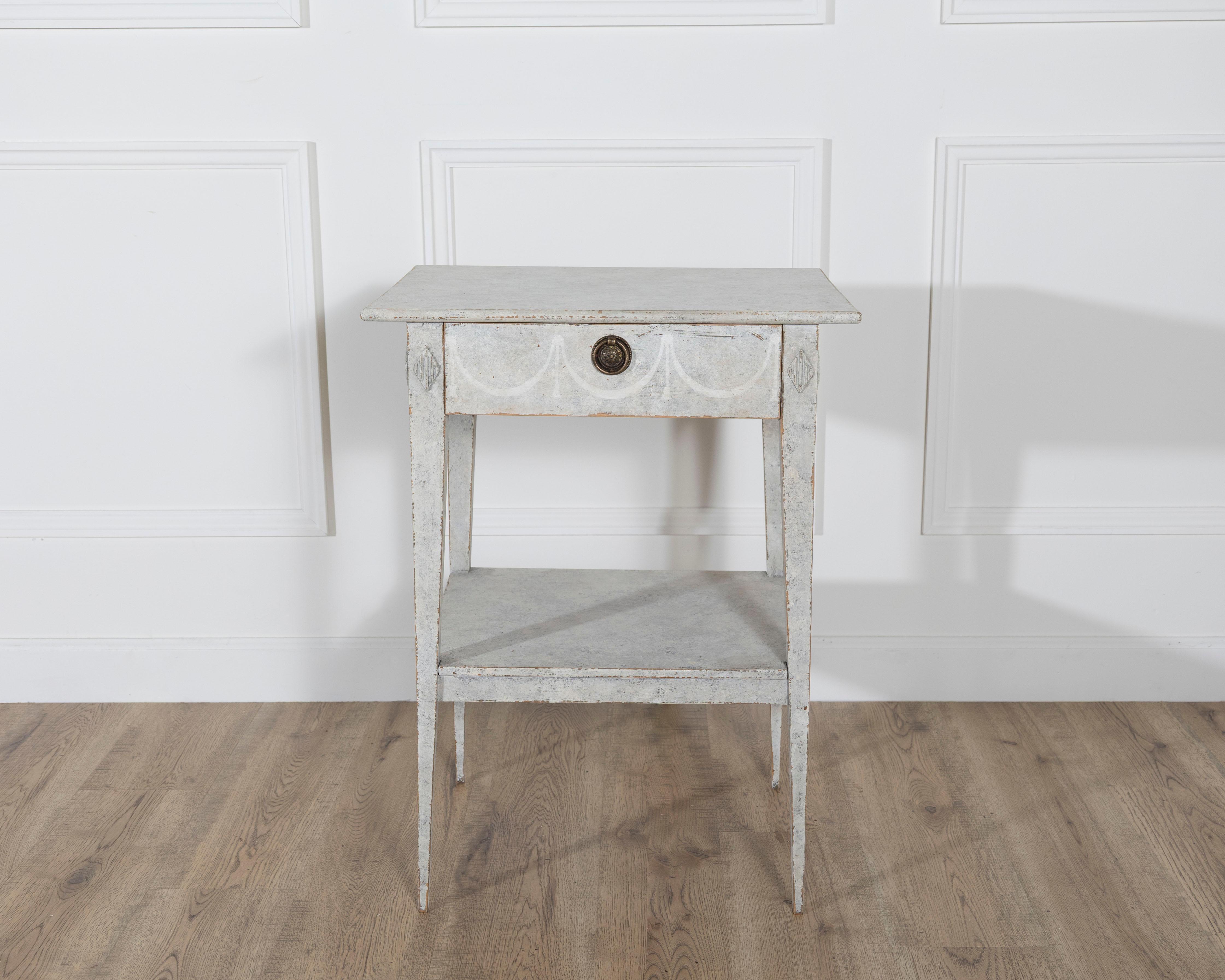 Svedese Tavolo da console svedese dipinto in stile gustaviano con cassetto e ripiano, CIRCA 1860 in vendita