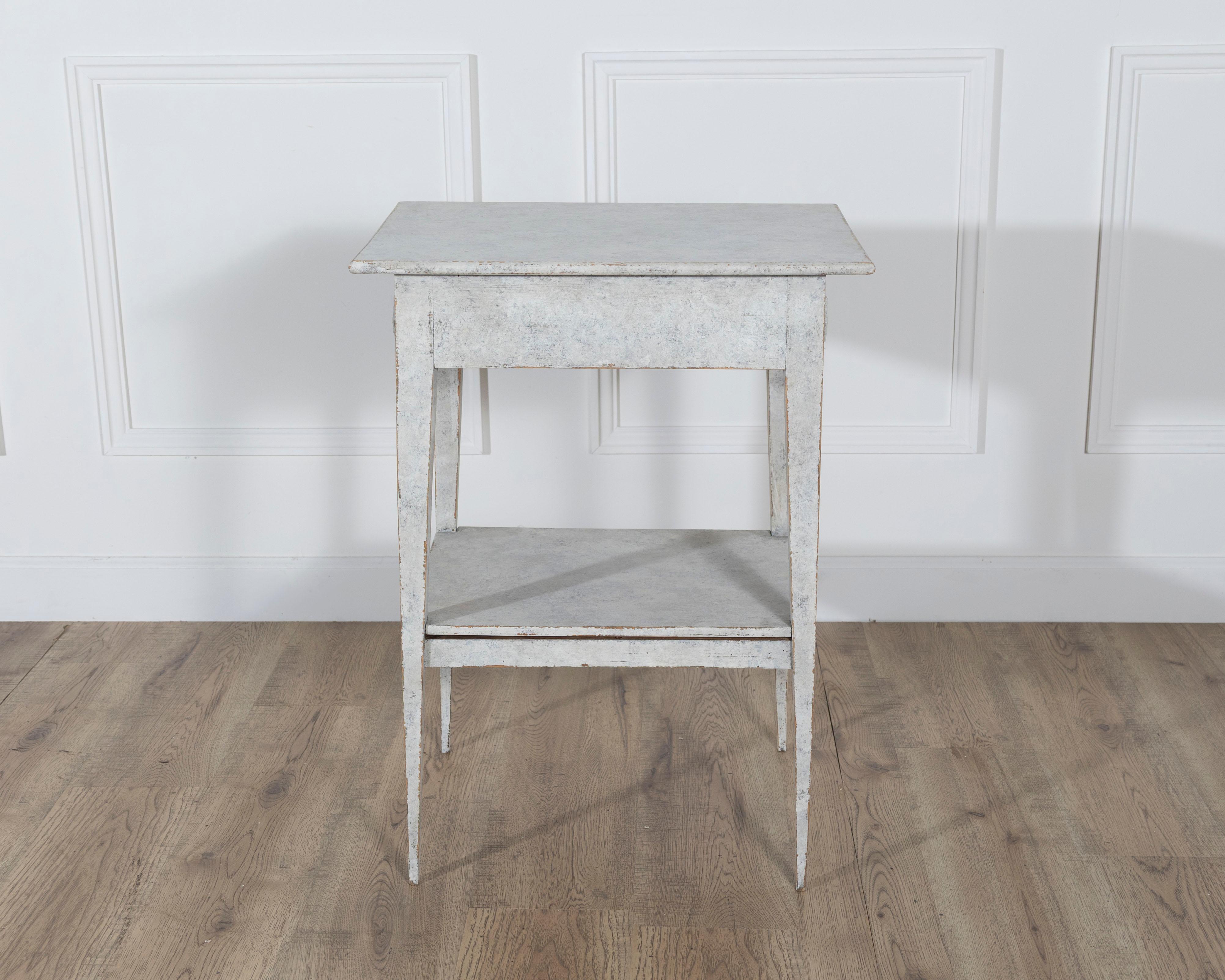 Legno Tavolo da console svedese dipinto in stile gustaviano con cassetto e ripiano, CIRCA 1860 in vendita