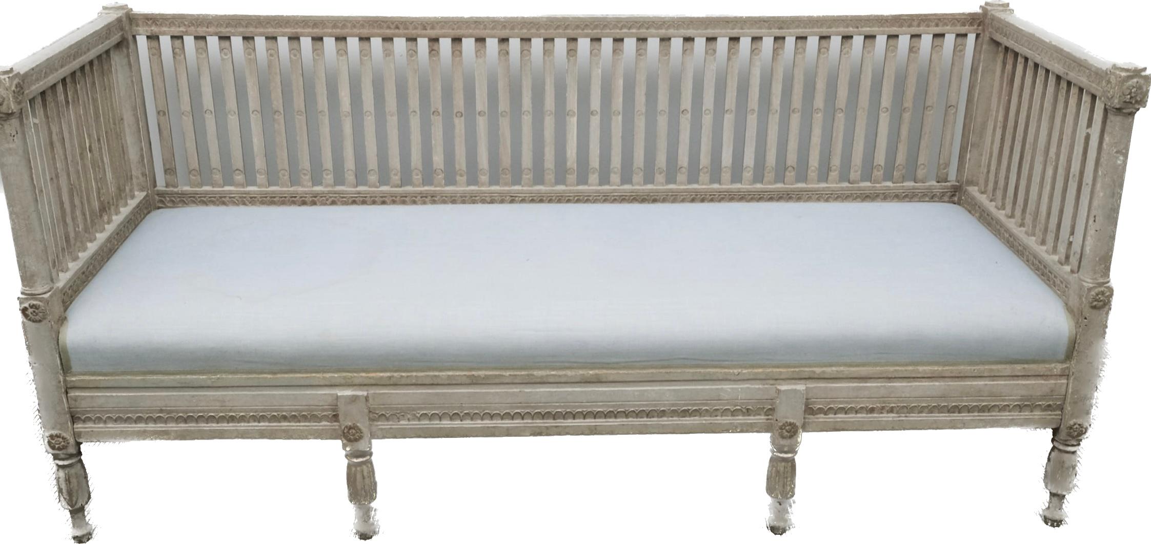 Swedish Gustavian Painted Daybed In Good Condition In Bradenton, FL