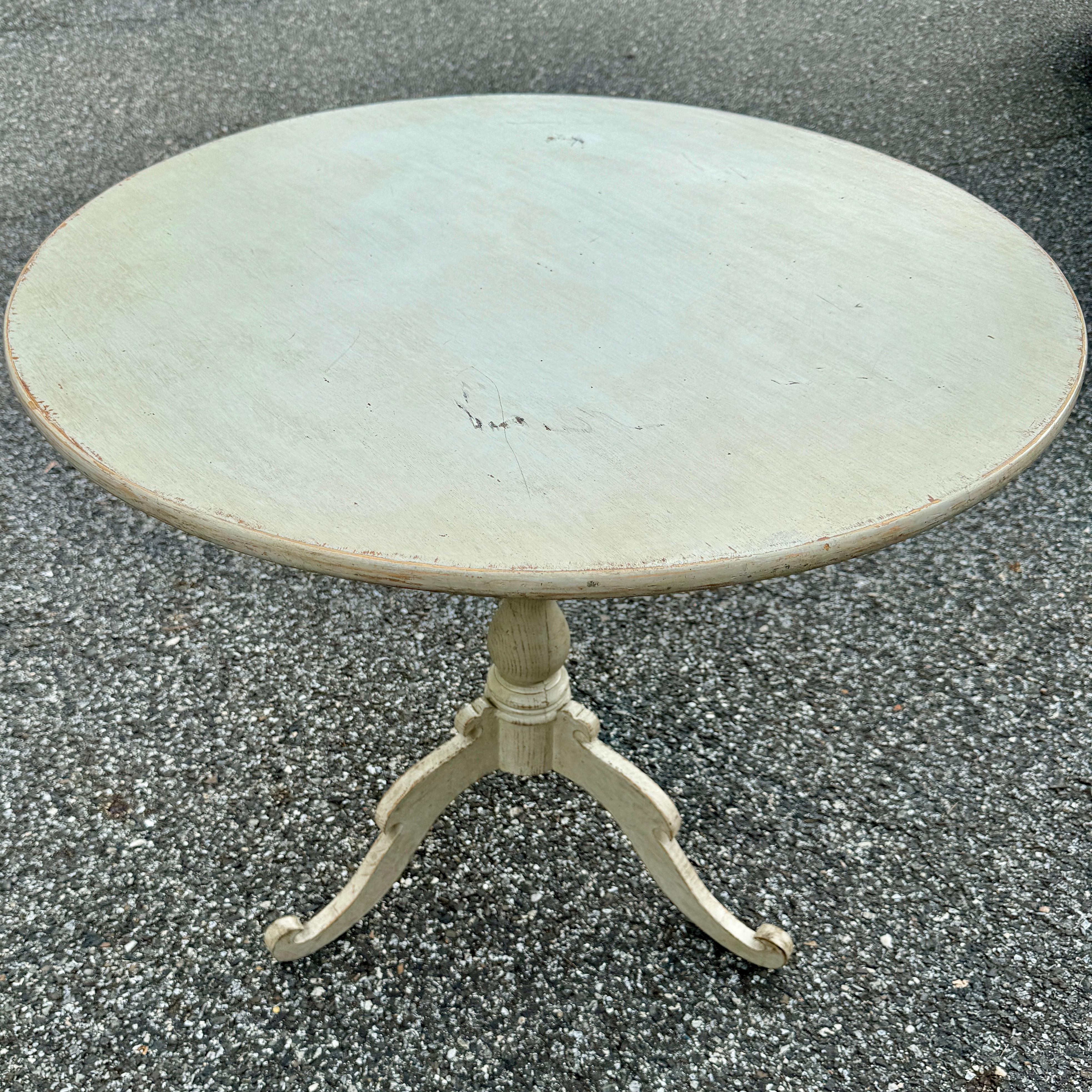 Hand-Carved Swedish Gustavian Painted Round Center Hall Table  For Sale