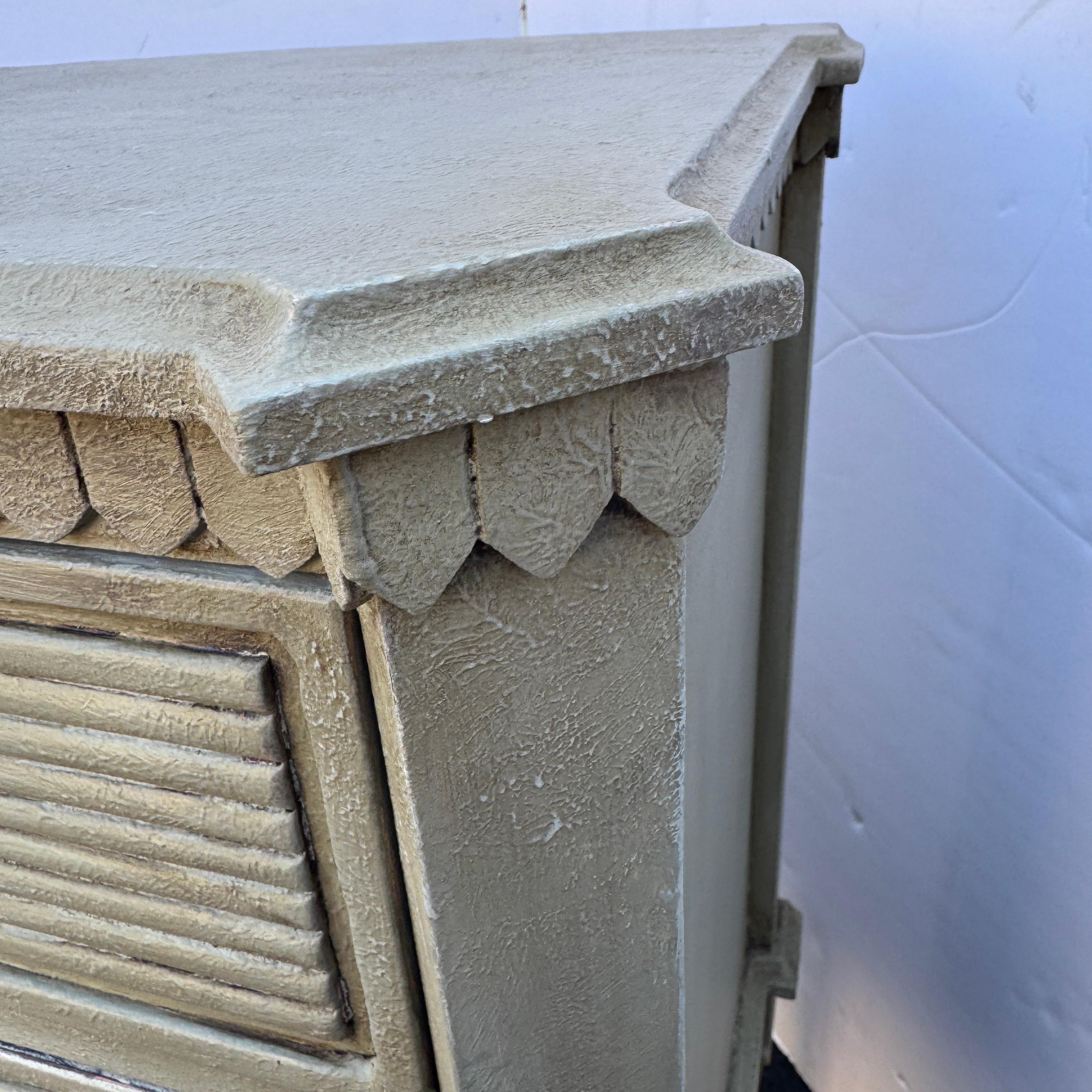 Sueca Gustaviana Pintada Pequeña Cómoda Cajonera Mesilla de noche en venta 2