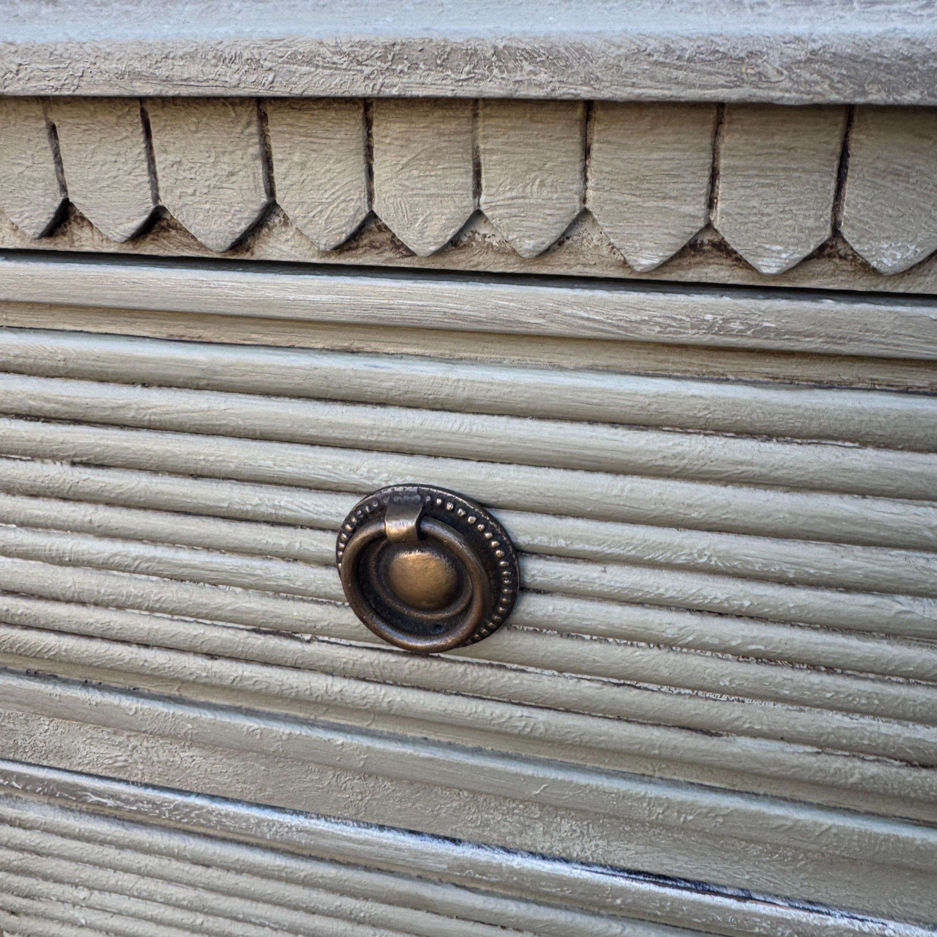 Swedish Gustavian Painted Small Commode Chest of Drawers Nightstand For Sale 1