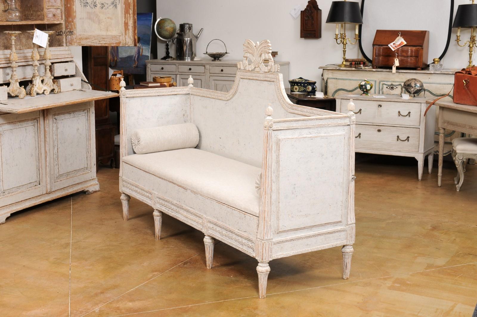 Swedish Gustavian Period 1780s Painted Wood Sofa with Carved Crest and Apron For Sale 9