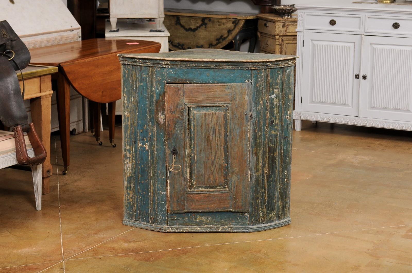 Swedish Gustavian Period 1790s Blue Painted Wall Hanging Corner Cabinet In Good Condition For Sale In Atlanta, GA