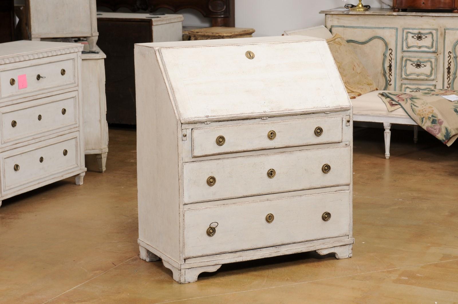 Swedish Gustavian Period 1790s Painted Slant Front Secretary with Three Drawers In Good Condition For Sale In Atlanta, GA
