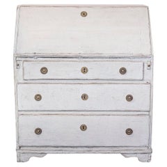 Secrétaire suédois d'époque gustavienne à façade peinte avec trois tiroirs, des années 1790