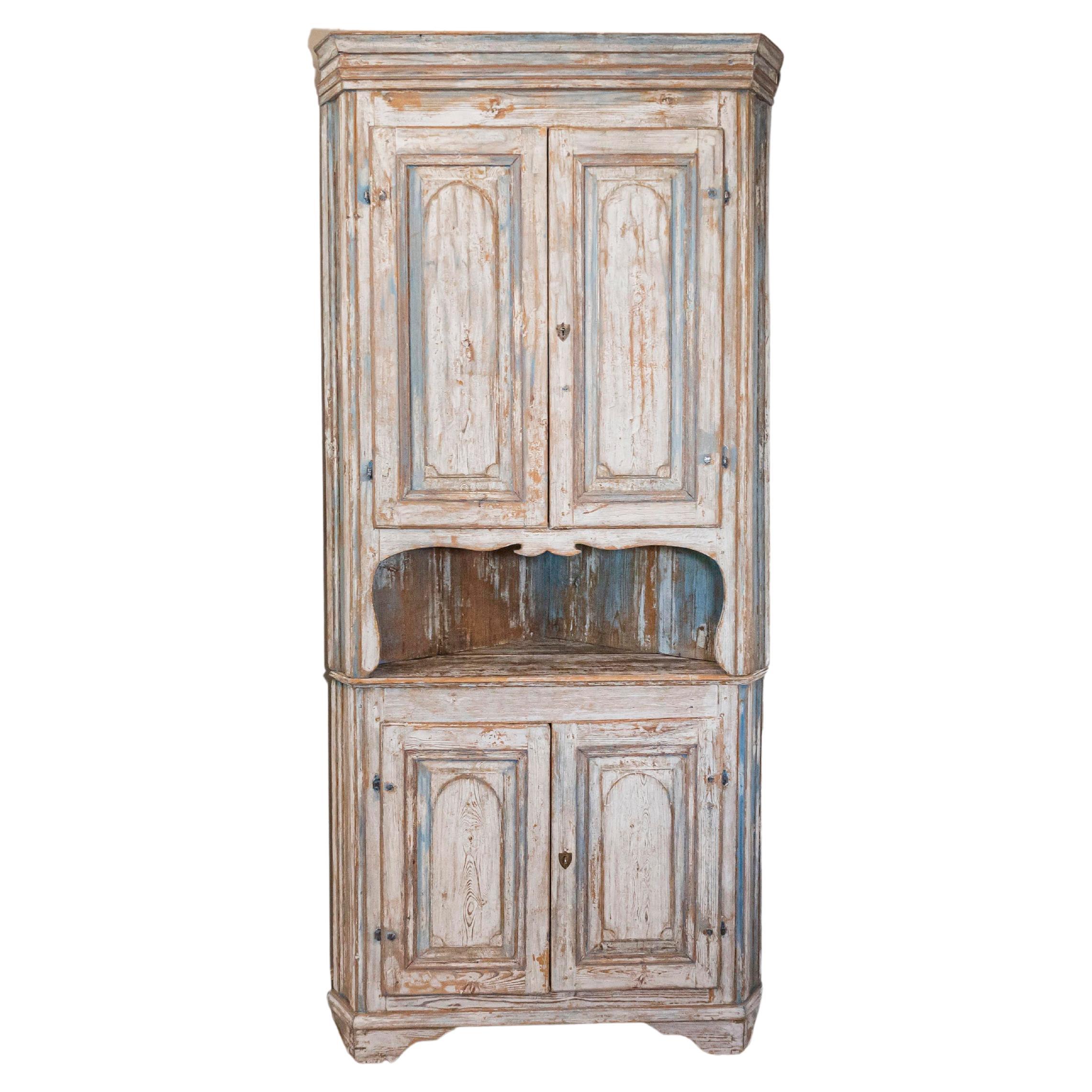 Swedish Gustavian Period 1800s Corner Cabinet with Carved Doors and Open Shelf