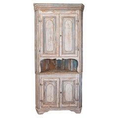 Swedish Gustavian Period 1800s Corner Cabinet with Carved Doors and Open Shelf