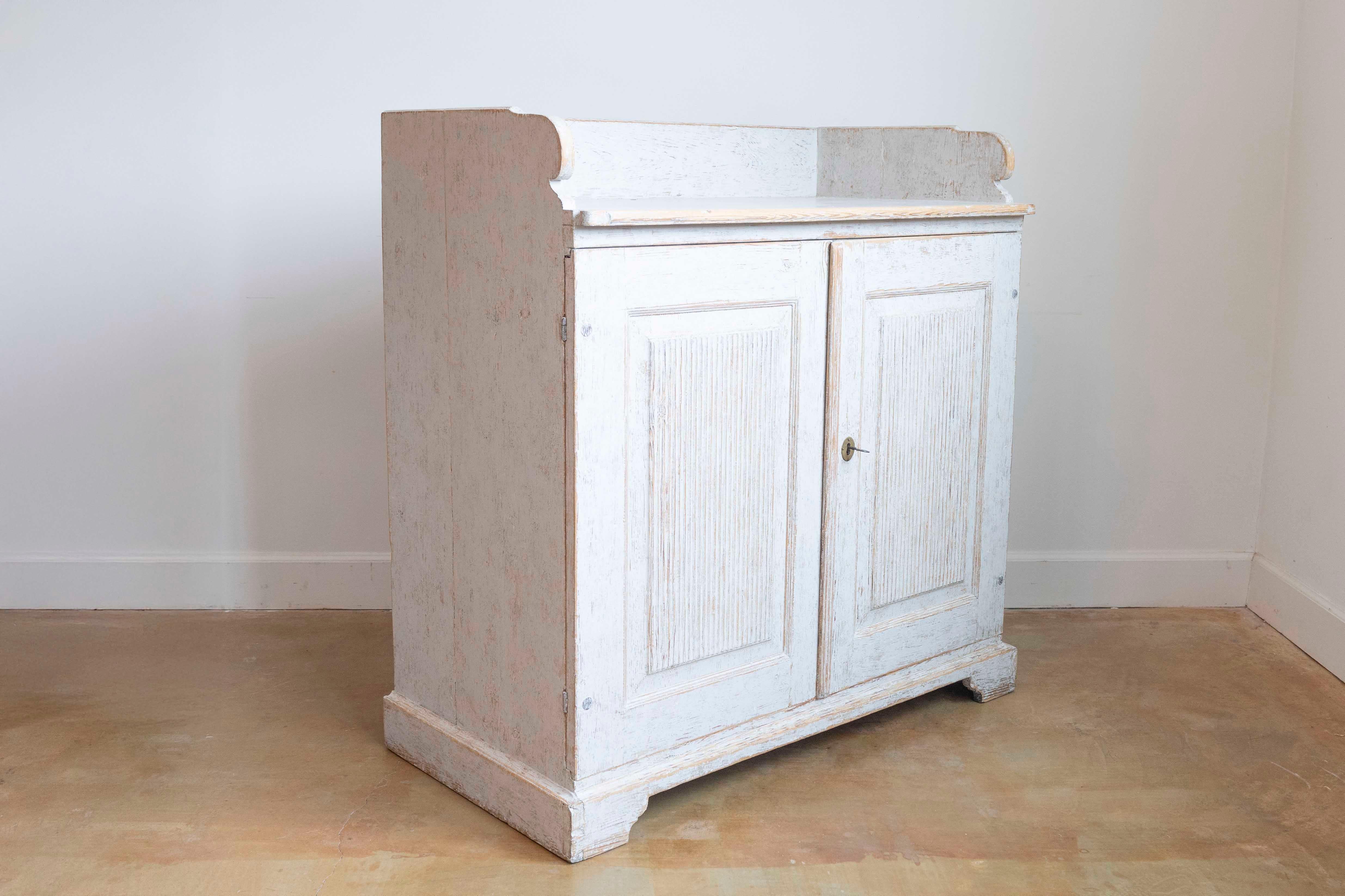 19th Century Swedish Gustavian Period 1800s Painted Wood Buffet with Carved Reeded Doors