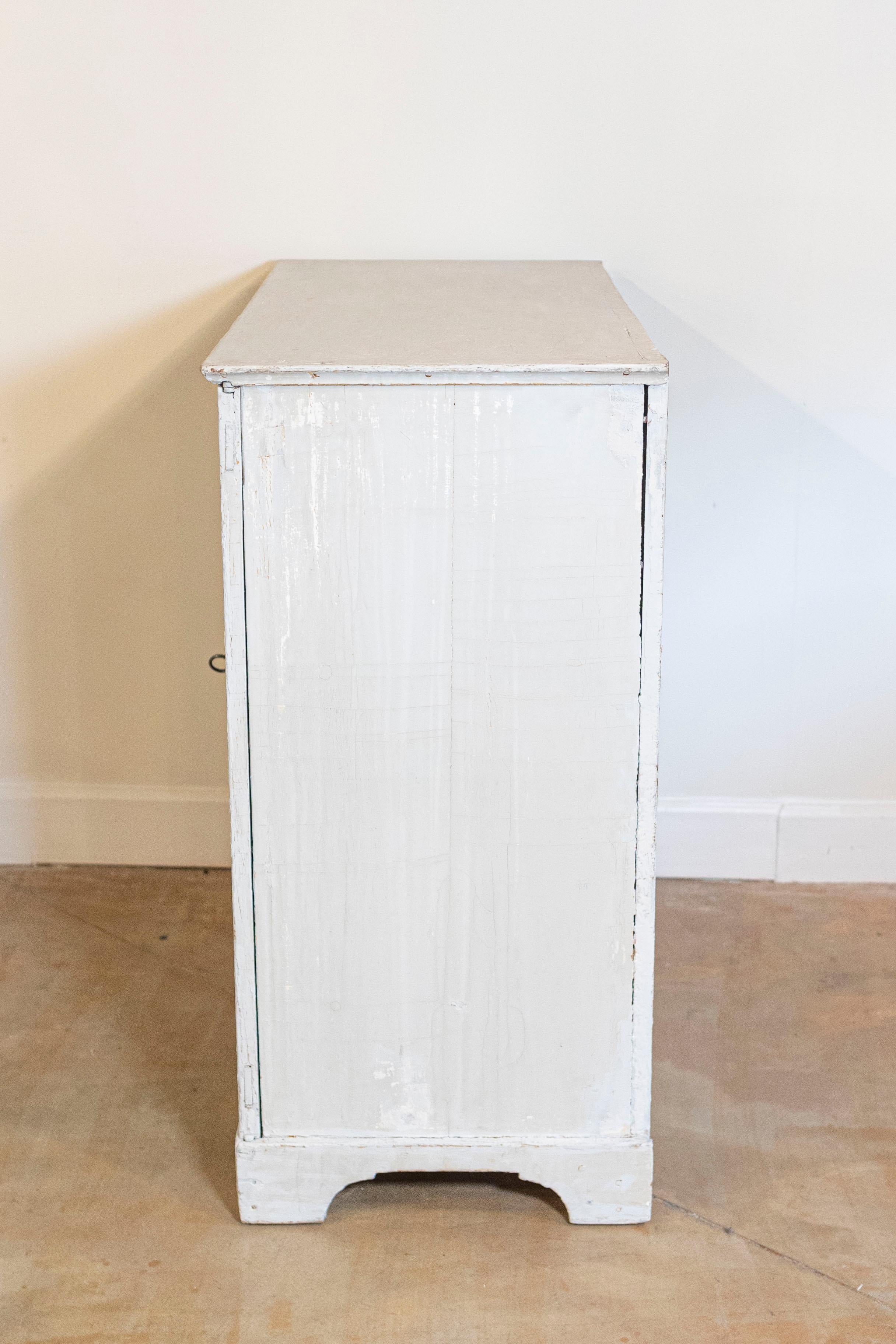 Swedish Gustavian Period 1810s Dove Gray Painted Sideboard with Diamond Motifs For Sale 1