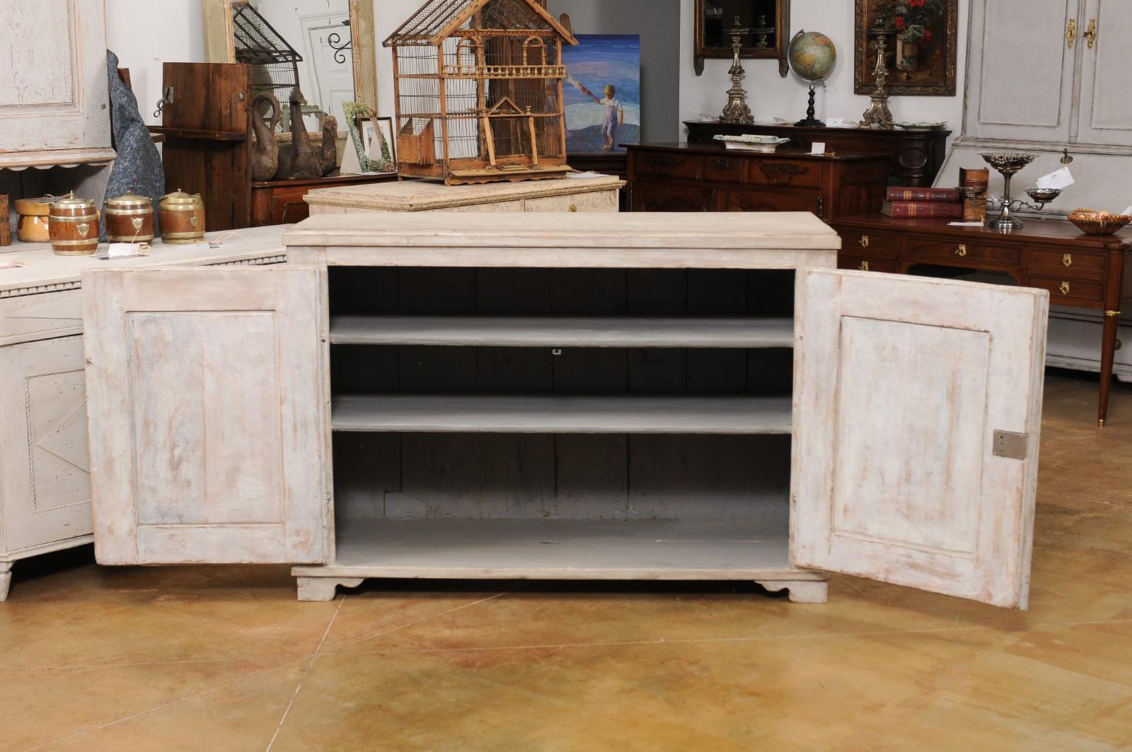 Swedish Gustavian Period 1820s Painted Sideboard with Reeded Doors and Diamonds For Sale 6