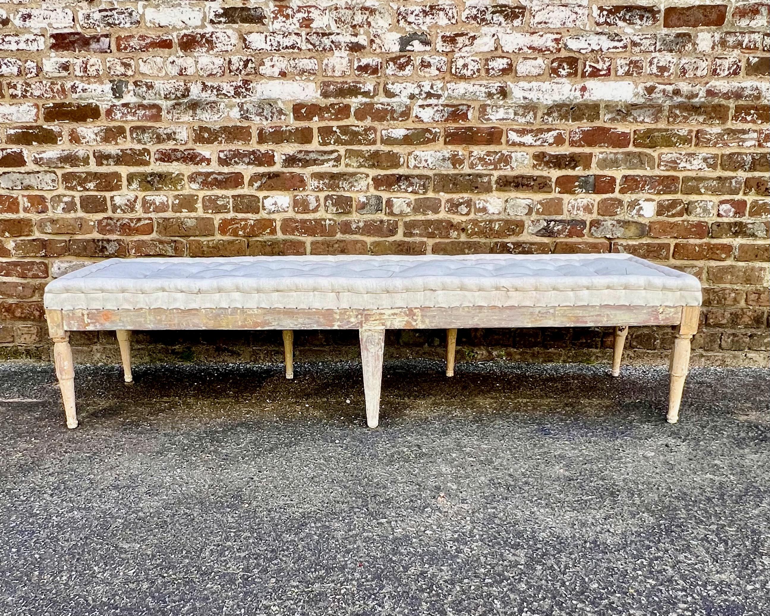 Swedish Gustavian Period Bench with Antique Linen For Sale 1