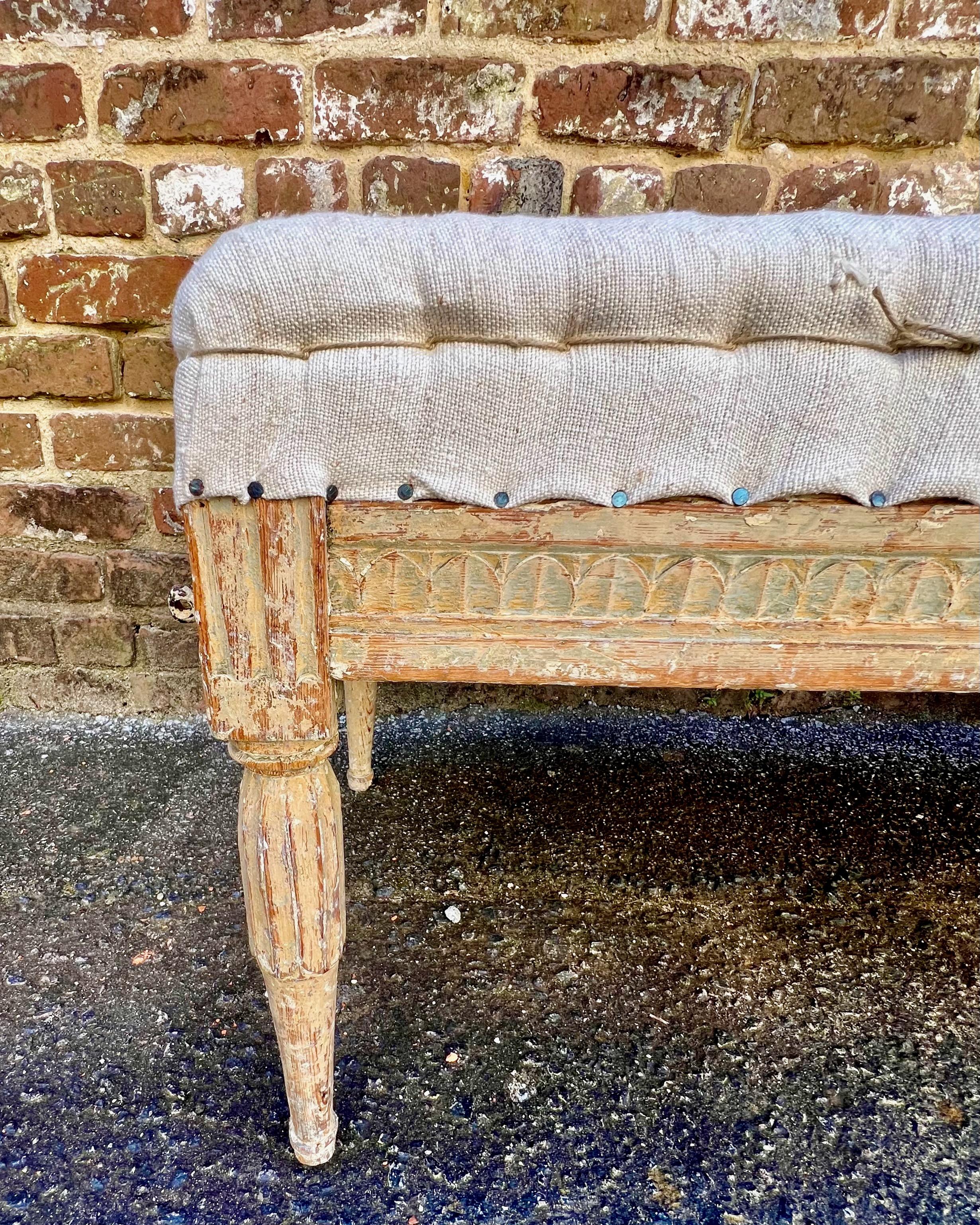 Swedish Gustavian Period Bench with Antique Linen For Sale 3