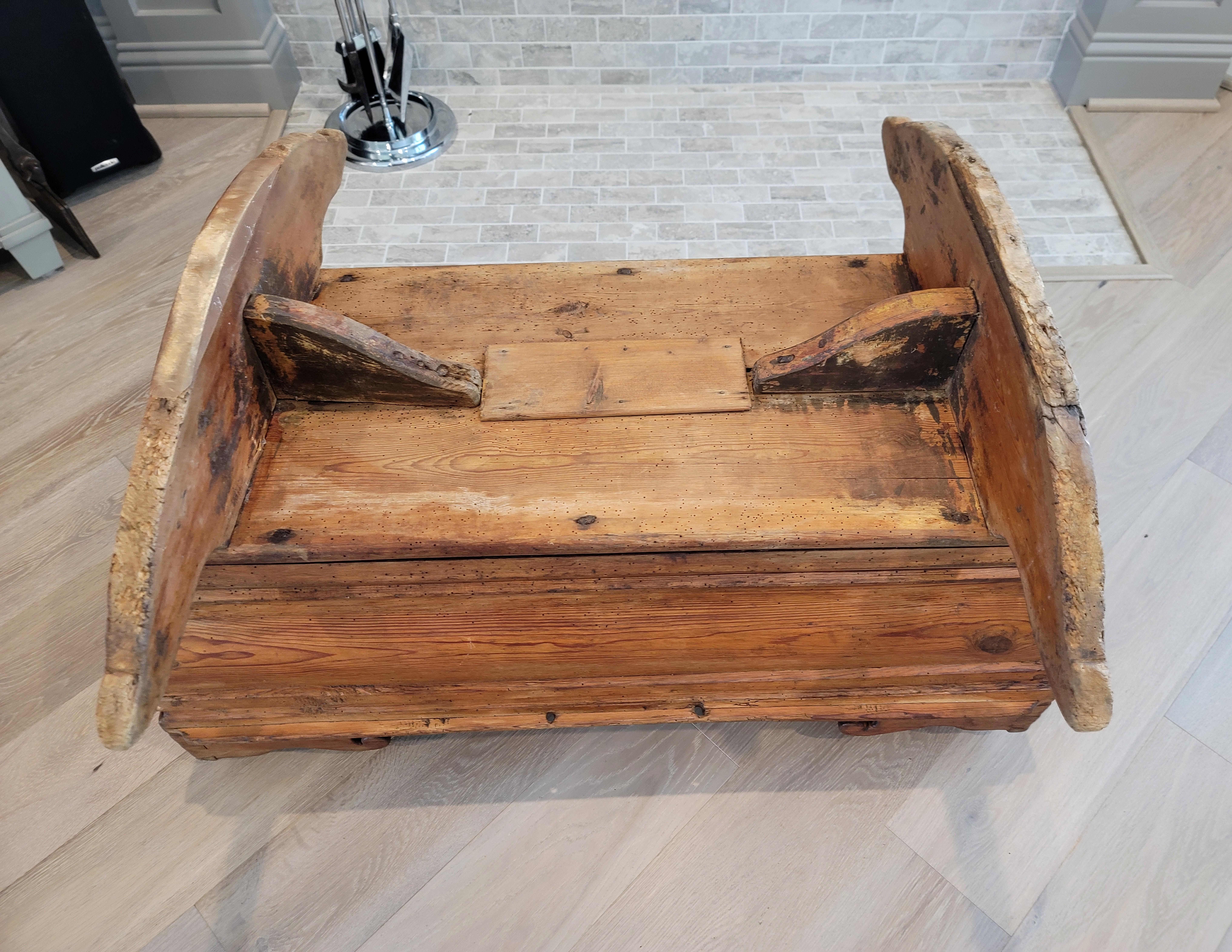 Antiguo Periodo Sueco Gustaviano Rústico Granja de Pino Cuna Papelera en venta 2