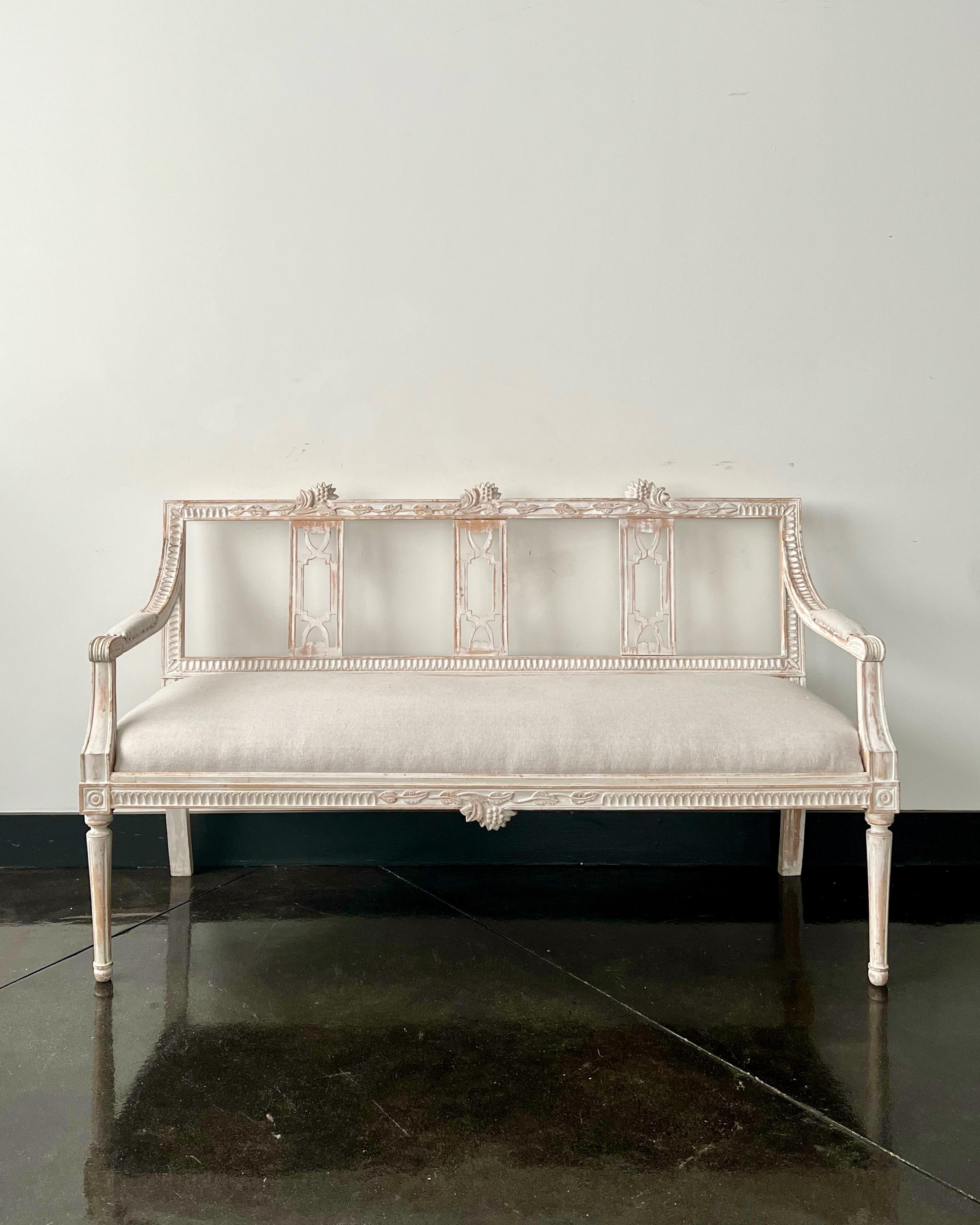 Hand-Carved Swedish Gustavian Period Lindome Settee, circa 1800 For Sale