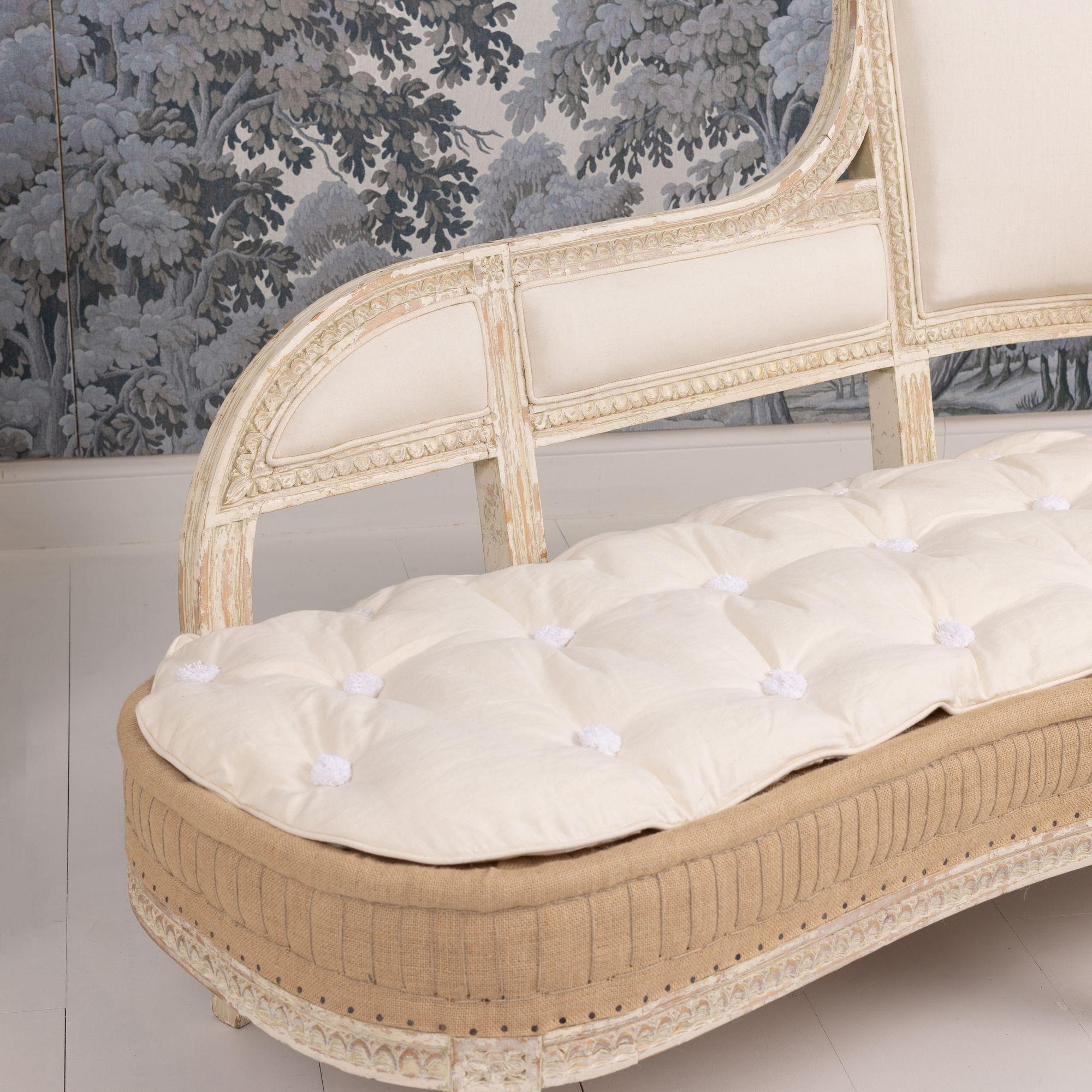 Swedish Gustavian Period Méridienne / Chaise in Original Paint, 18th c. For Sale 4