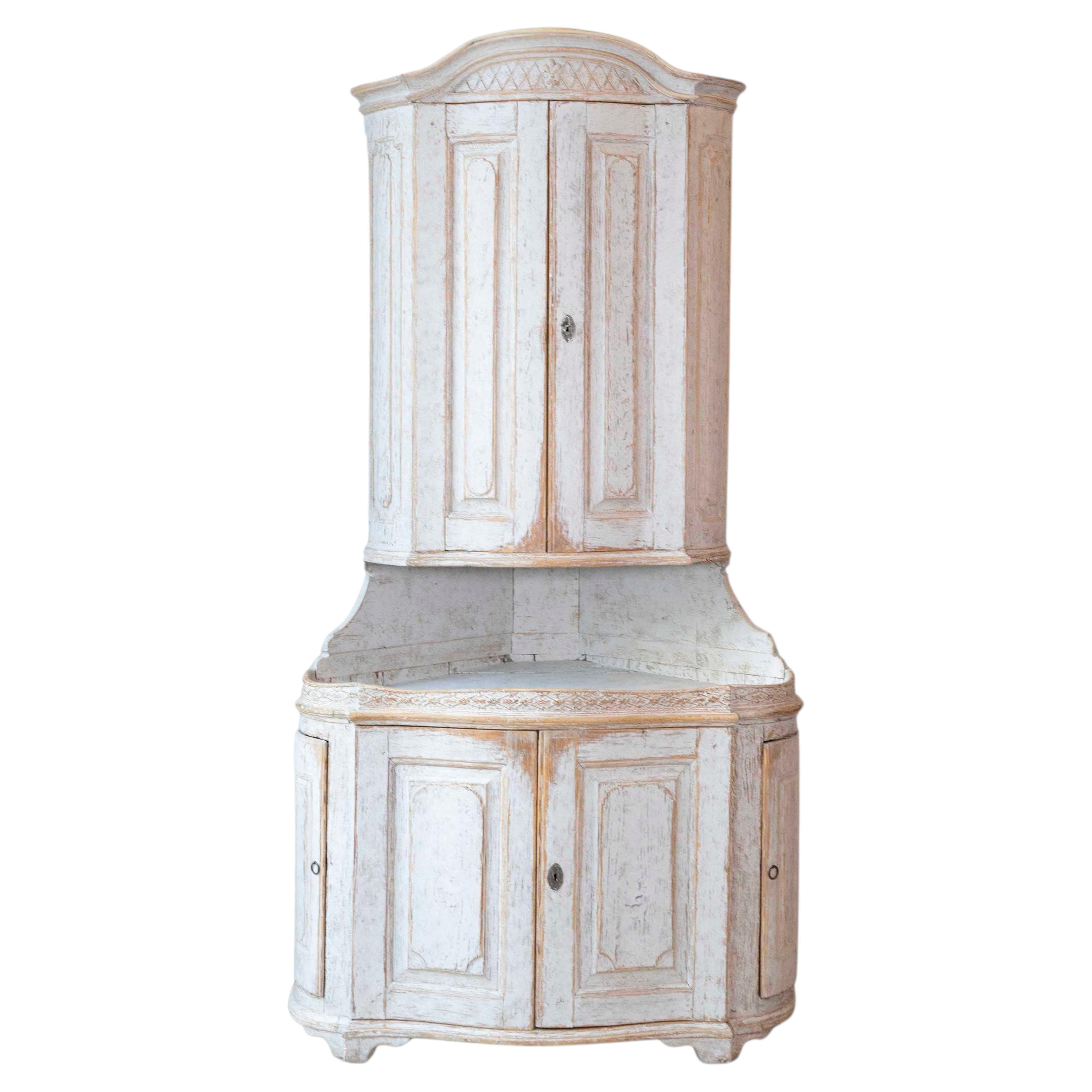 Swedish Gustavian Period Two-Part Corner Cabinet with Original Paint, Late 18th