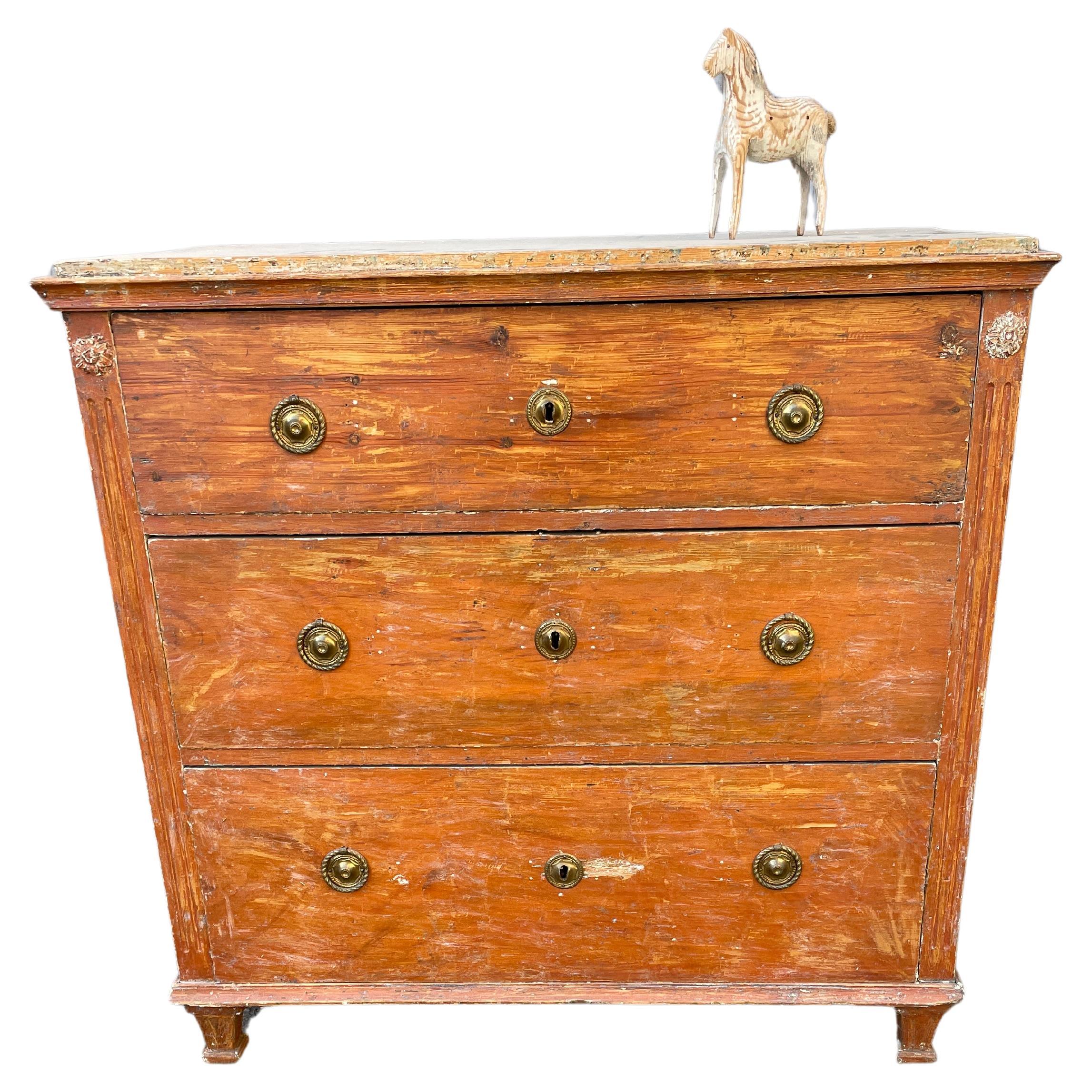 Swedish Gustavian Red Chest with Faux Marble Painted Top In Good Condition For Sale In Haddonfield, NJ