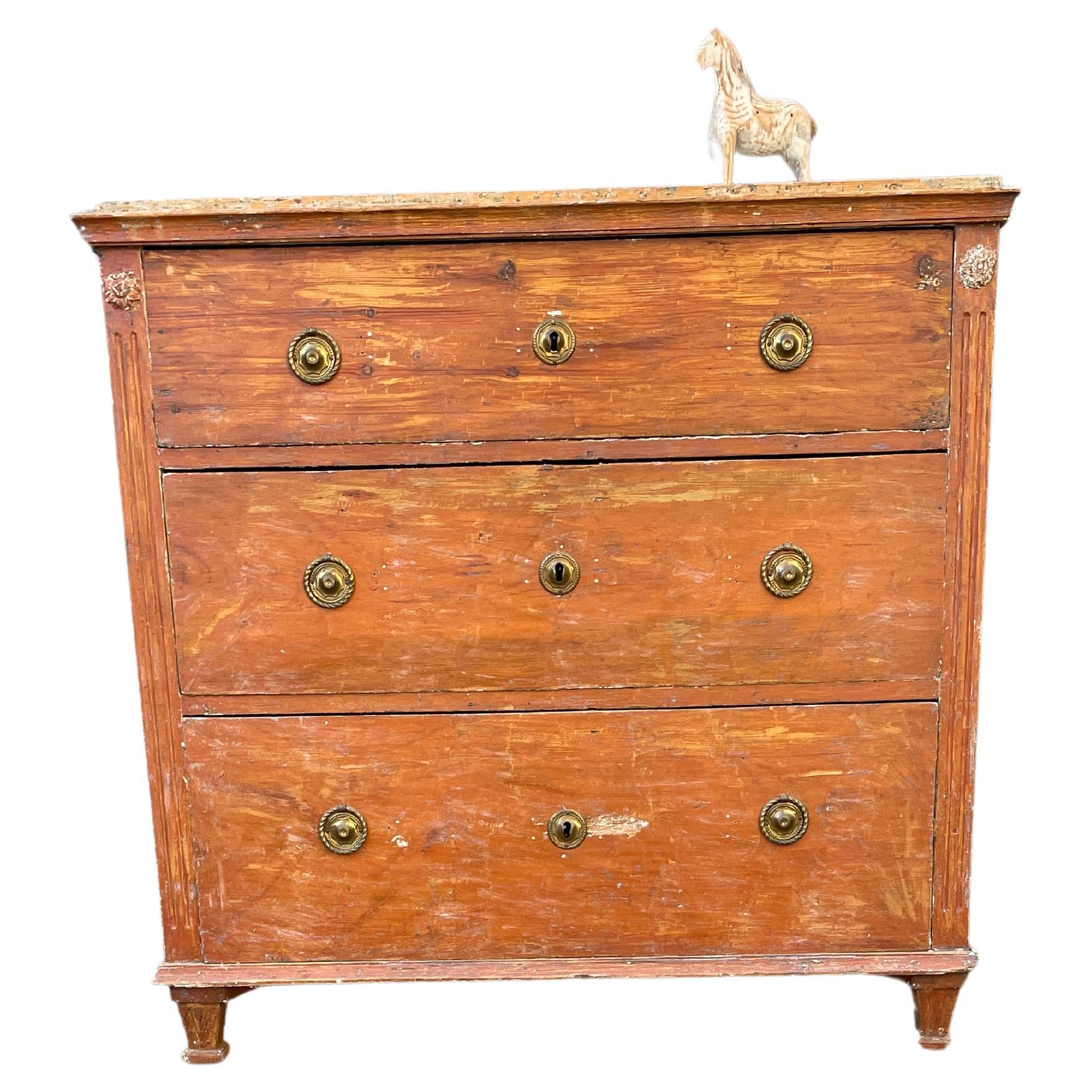 Swedish Gustavian Red Chest with Faux Marble Painted Top For Sale 1