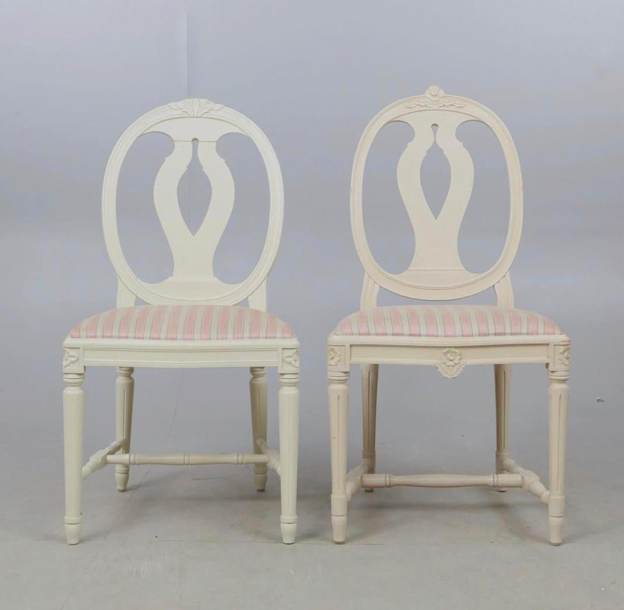 Swedish Gustavian Roseback Dining Chairs White Set of 8 1940s 2 Carvers Gustaviano en venta