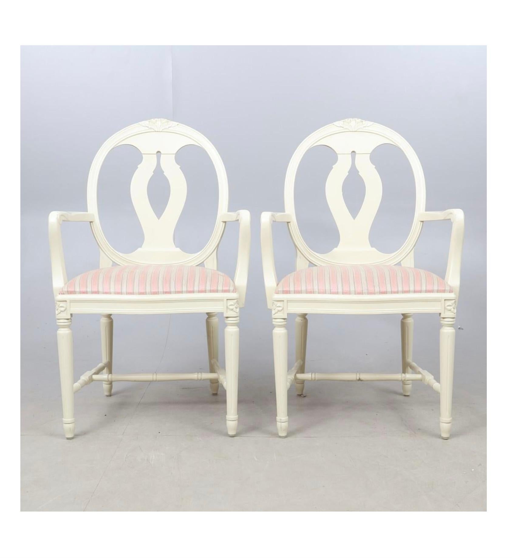 Swedish Gustavian Roseback Dining Chairs White Set of 8 1940s 2 Carvers In Good Condition For Sale In Lewes, England
