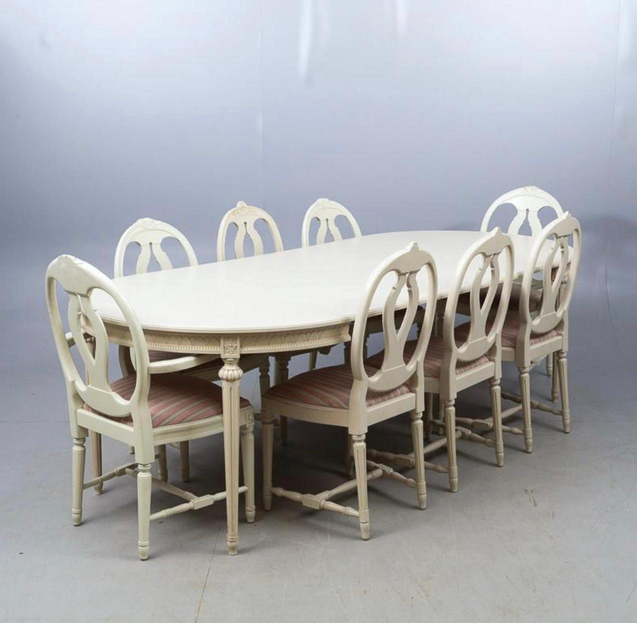 Swedish Gustavian Roseback Dining Chairs White Set of 8 1940s 2 Carvers Pintado en venta