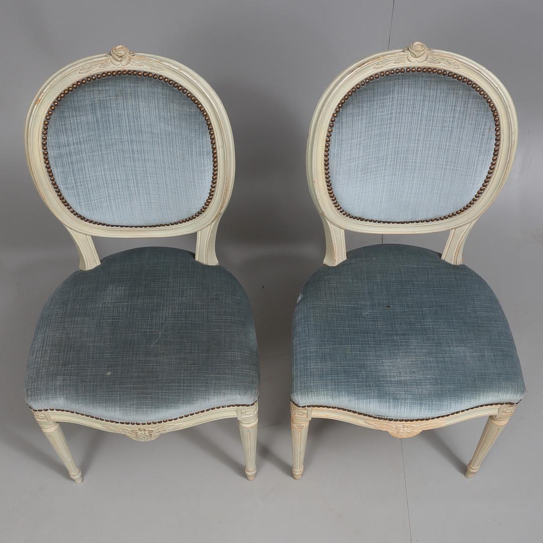 Swedish Gustavian Round Back Upholstered Dining Chairs Set of 8, Early 1900s In Good Condition In LONDON, GB