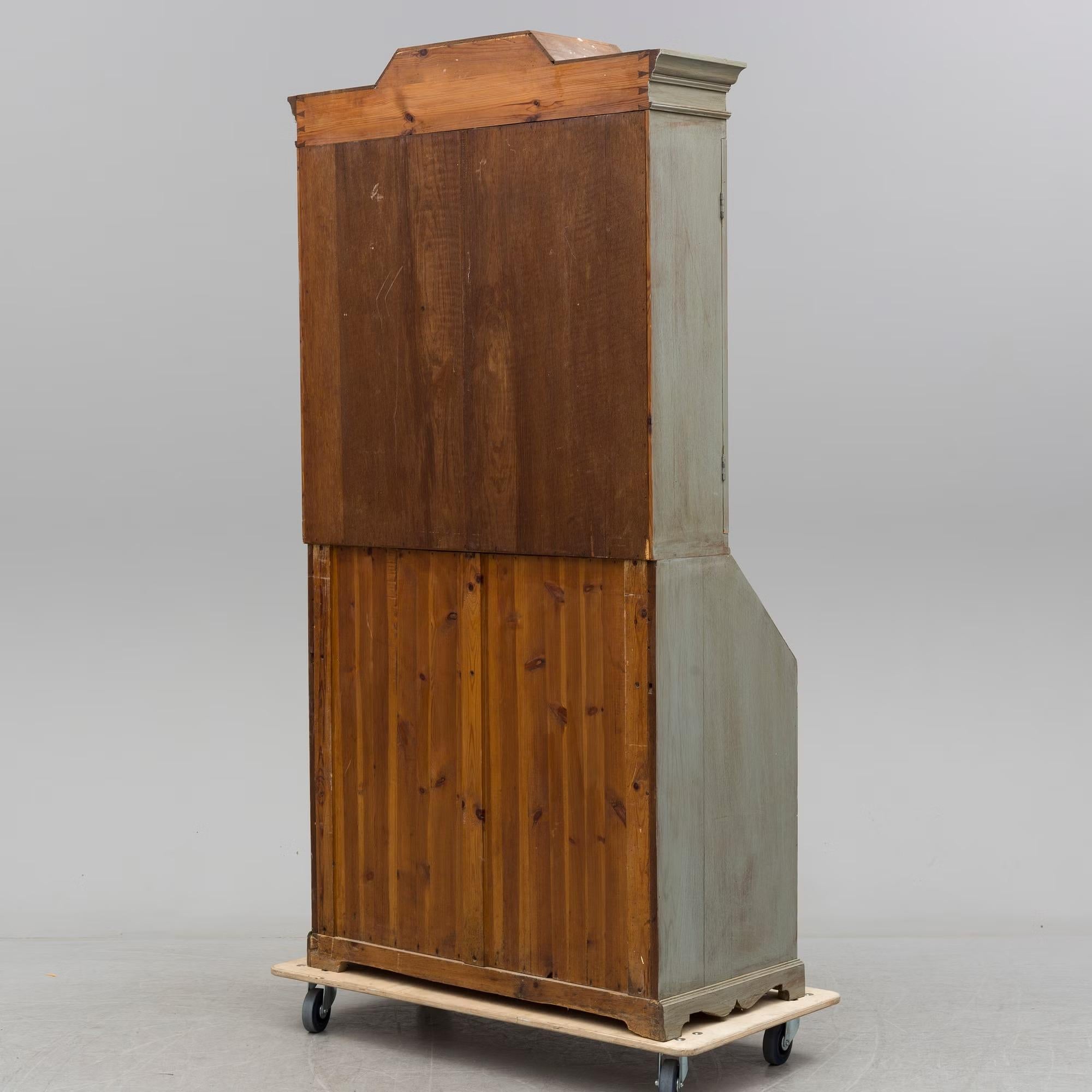Schwedischer gustavianischer Sekretärschrank, Ende 18./Anfang 19. im Angebot 2
