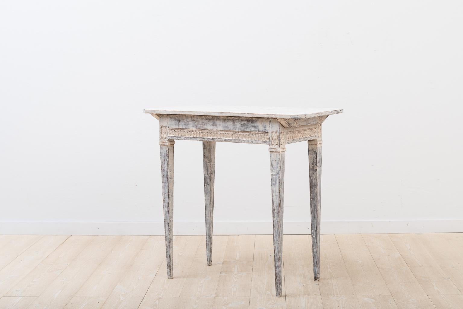18th Century Swedish Gustavian Side Table in Oak with Wooden Decor