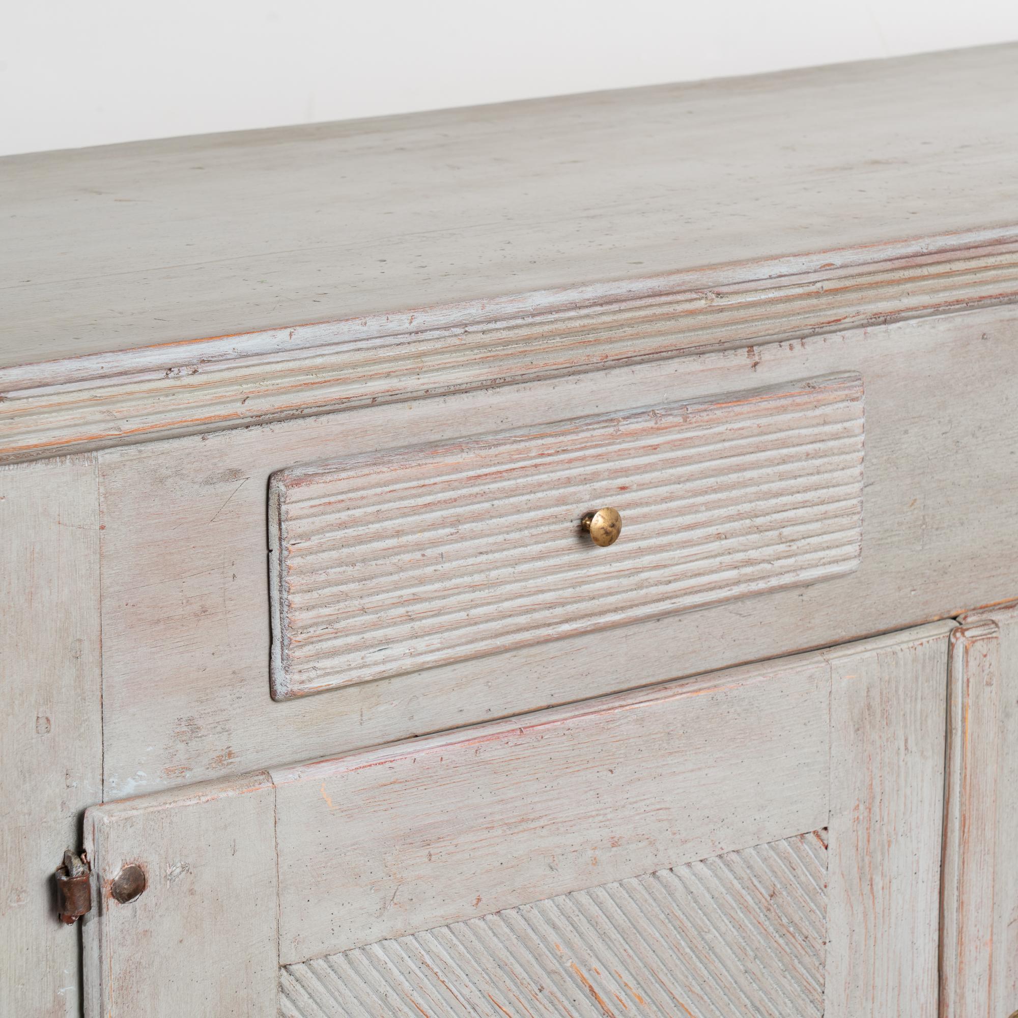 Swedish Gustavian Sideboard Buffet Painted Gray, circa 1820-40 3