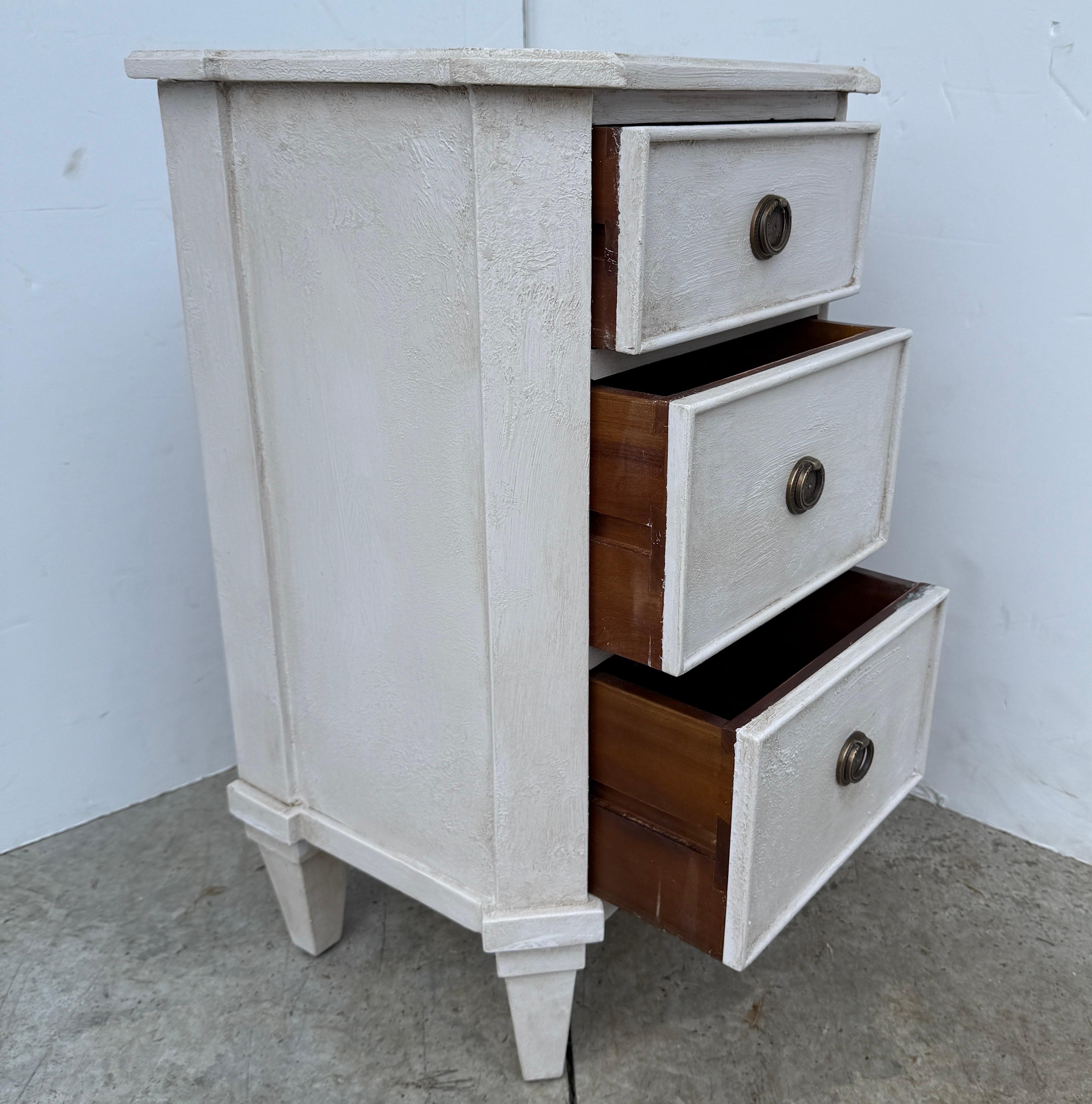 Petite commode gustavienne suédoise Commode Table de nuit en vente 6